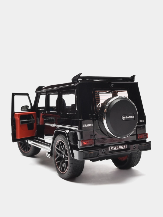 Металлический игрушечный автомобиль Mercedes Benz BRABUS G800 1:18, со звуком, светом и дымом