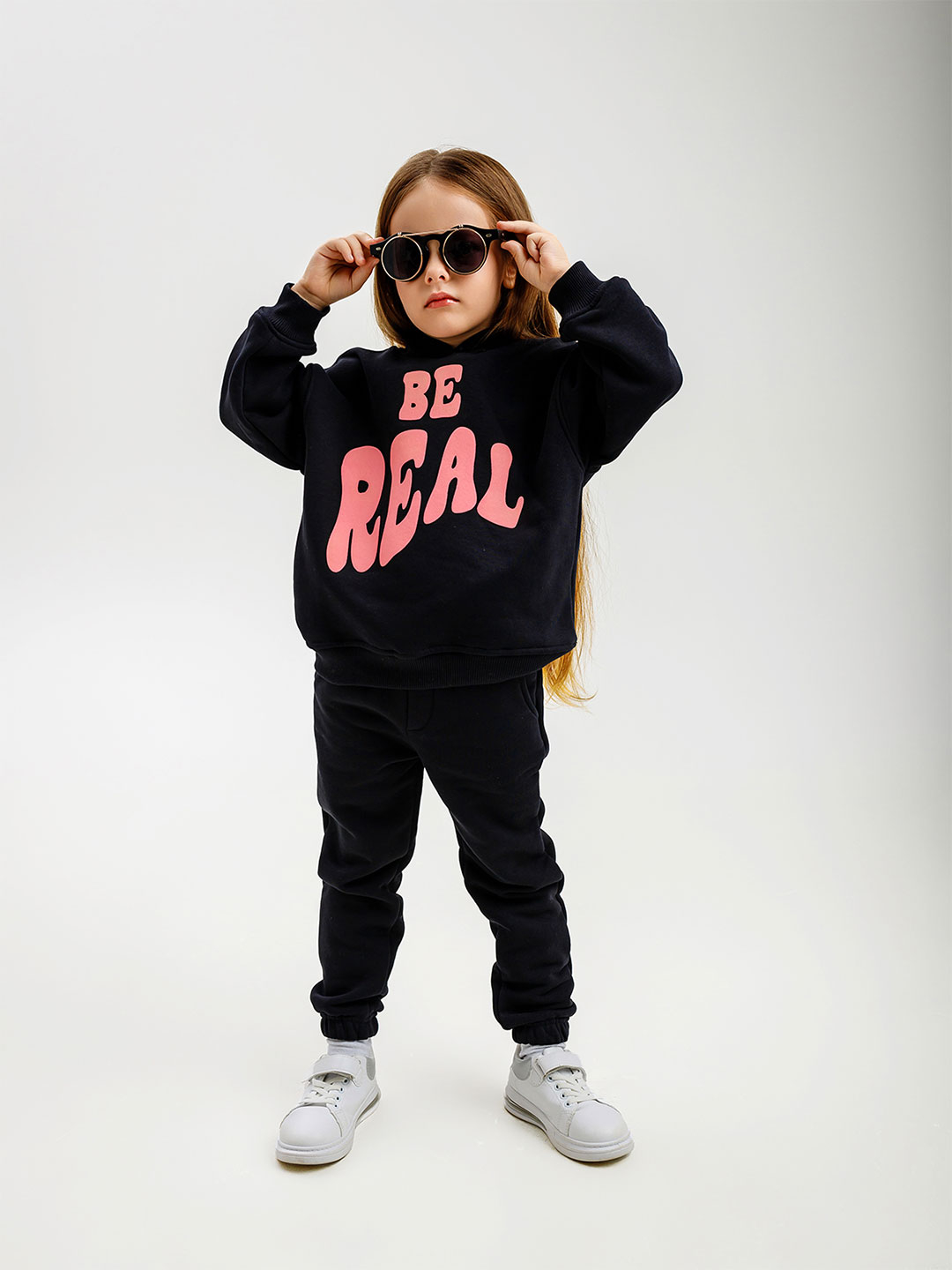 Bossning boysunuvchisi bilan paypoqda jinsiy aloqada bolgan porno videoni tomosha qiling. Pul uchun yosh porno videolar