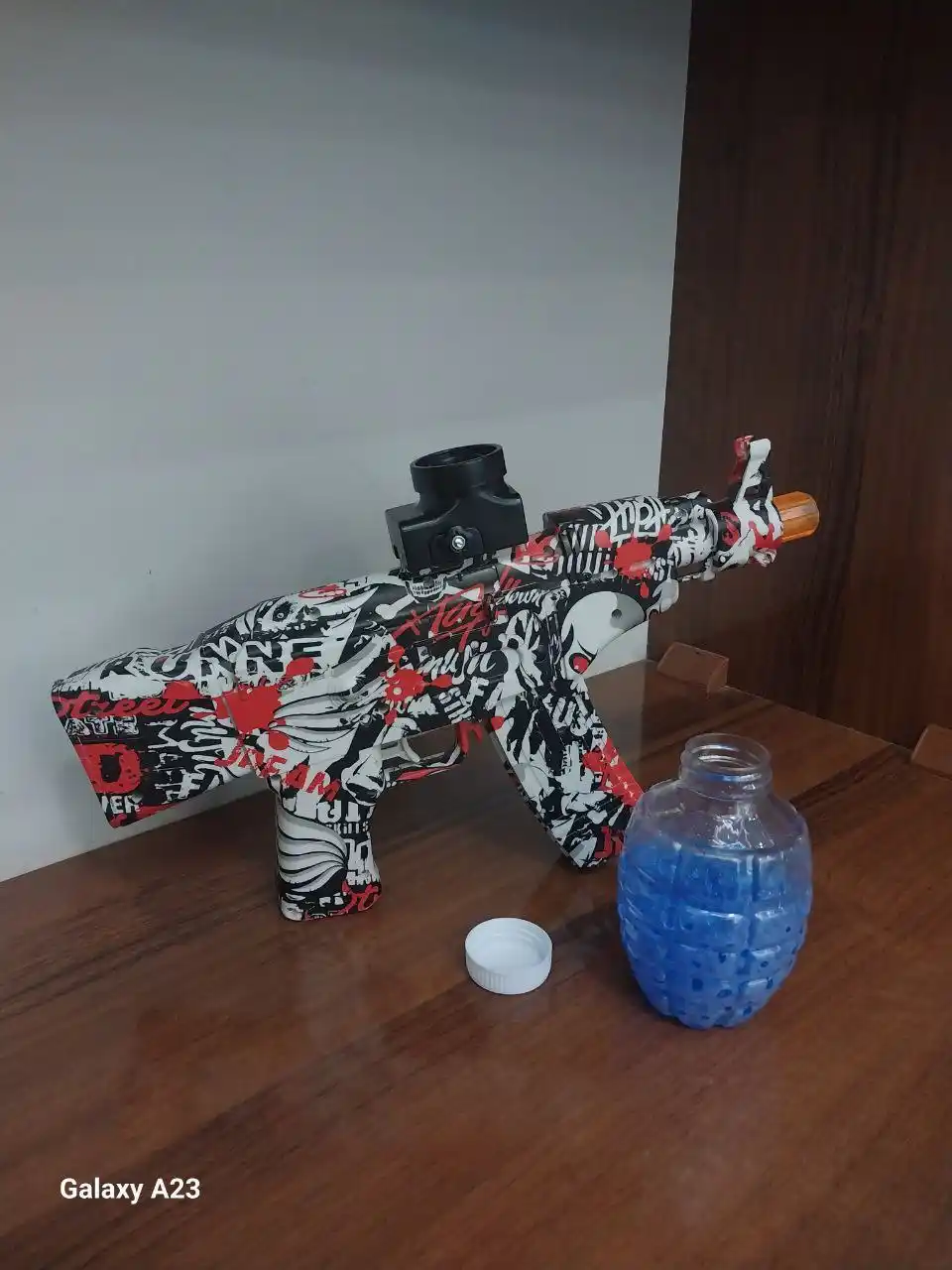Игрушечный автомат AK-47 Орбиз FIDGO, стреляет гелевыми пулями, с аккумулятором