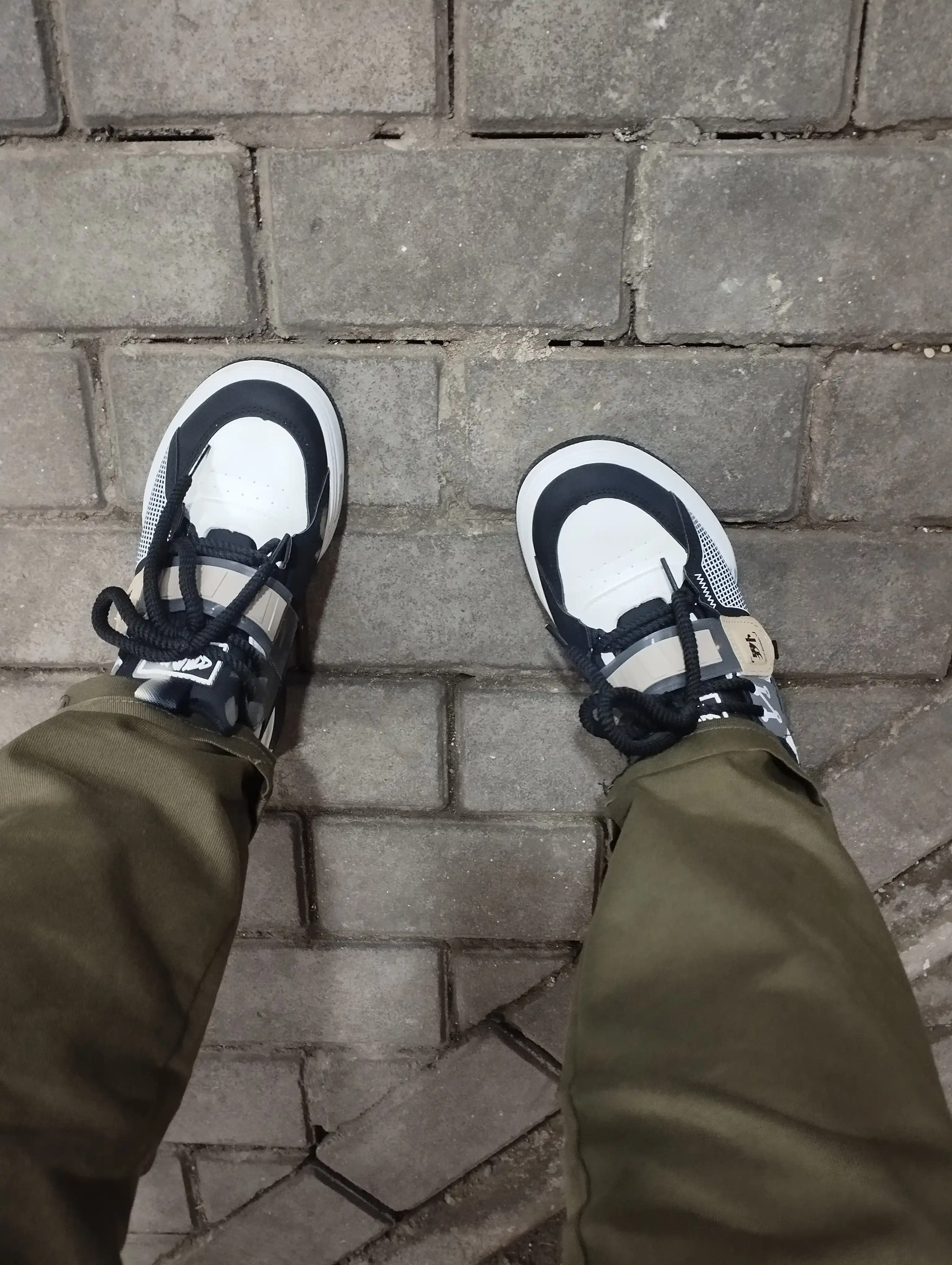 Erkaklar krossovkasi FASHION