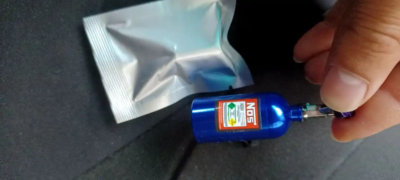 Nitro shaklidagi xushbo‘ylantirgichli tetiklashtiruvchi
