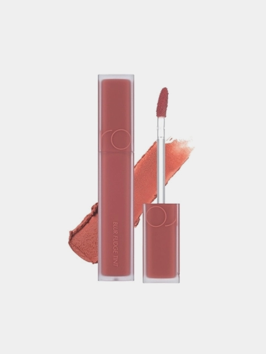 Blyur effektli lab uchun mat tint Rom&nd Blur Fudge Tint