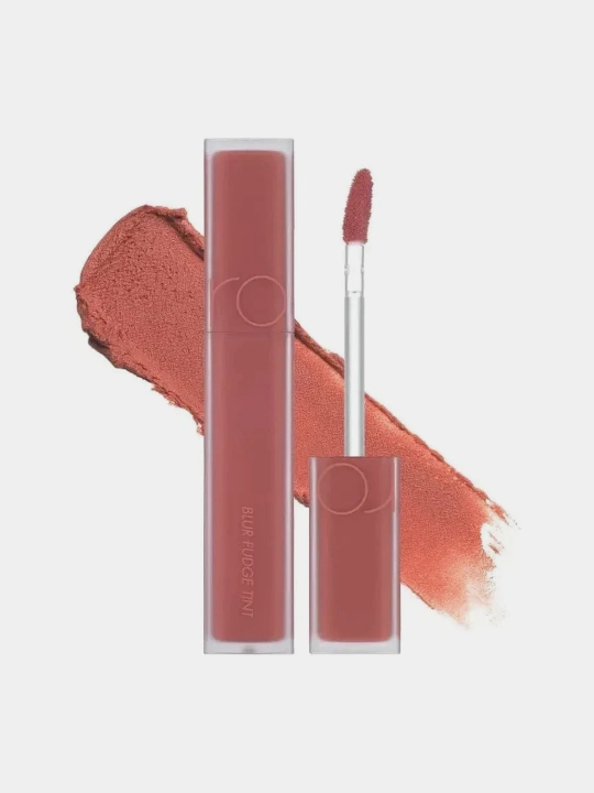 Blyur effektli lab uchun mat tint Rom&nd Blur Fudge Tint