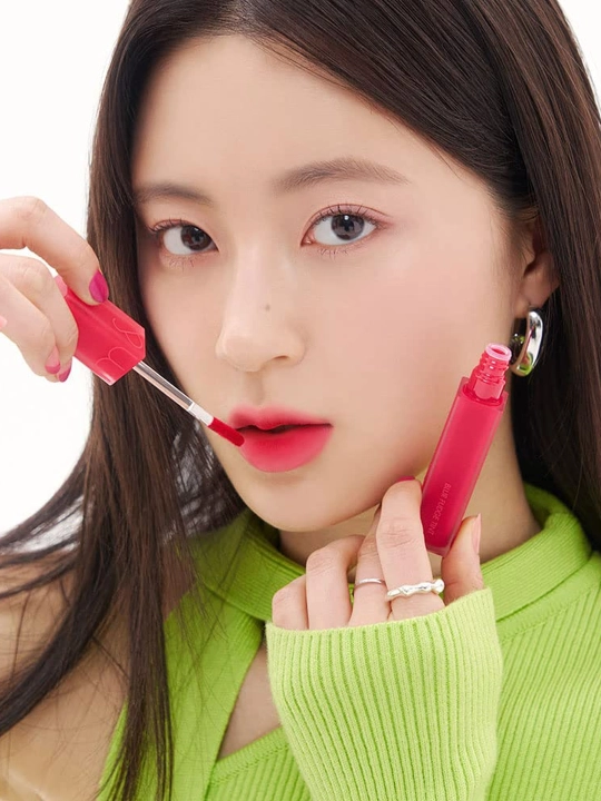 Blyur effektli lab uchun mat tint Rom&nd Blur Fudge Tint