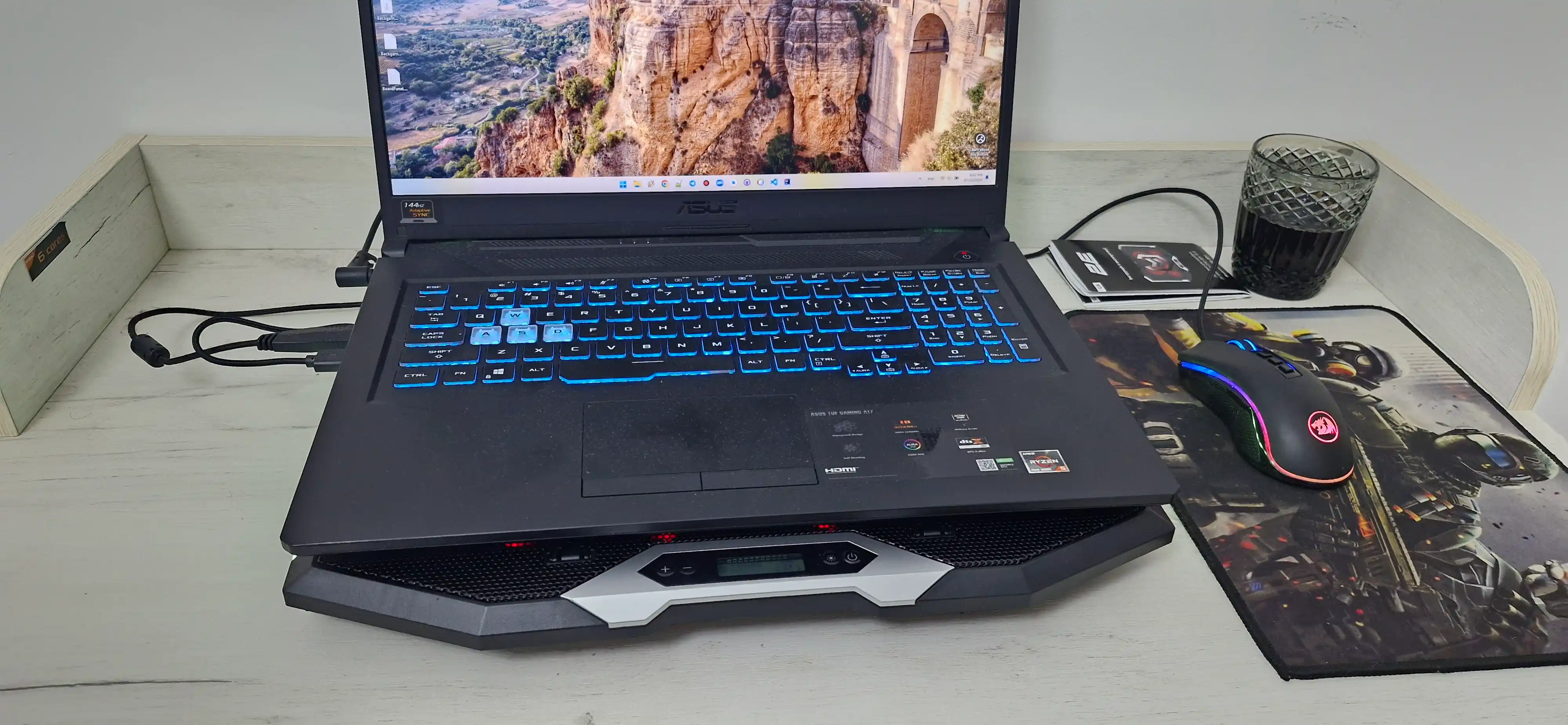2E GAMING sovutgichli noutbuk tagligi, 14"-17.3," LED yoritgich, kuchli