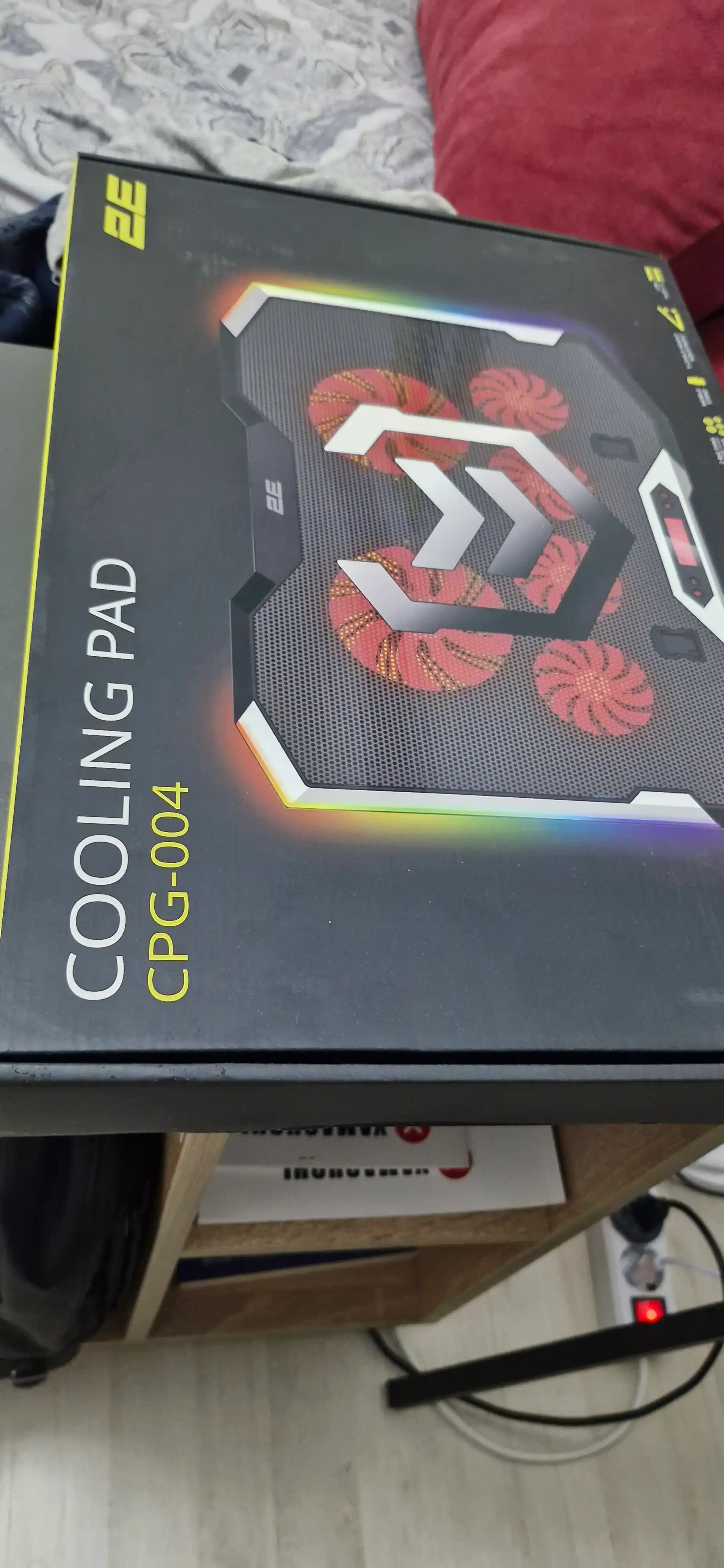 2E GAMING sovutgichli noutbuk tagligi, 14"-17.3," LED yoritgich, kuchli