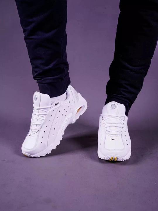 Erkaklar sport krossovkalari, Djordan, Air Max TN Plus, Nocta, Drake, oq, qora, tilla rang