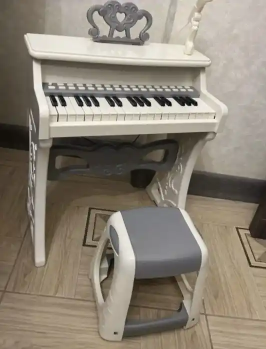 Детское пианино с микрофоном