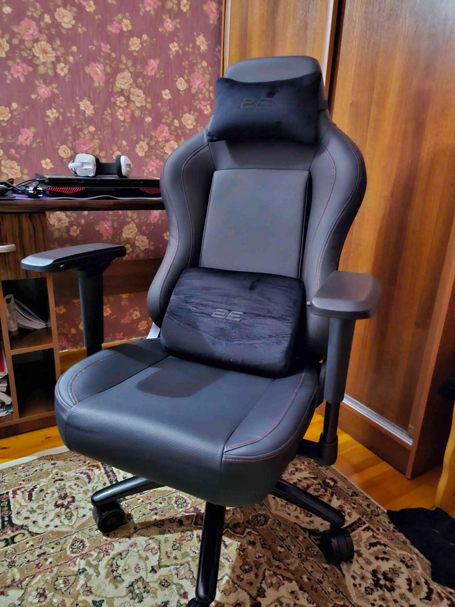 O'yin o'rindig'i 2E GAMING BASAN ll qora, qizil + markali futbolka sovg'a sifatida