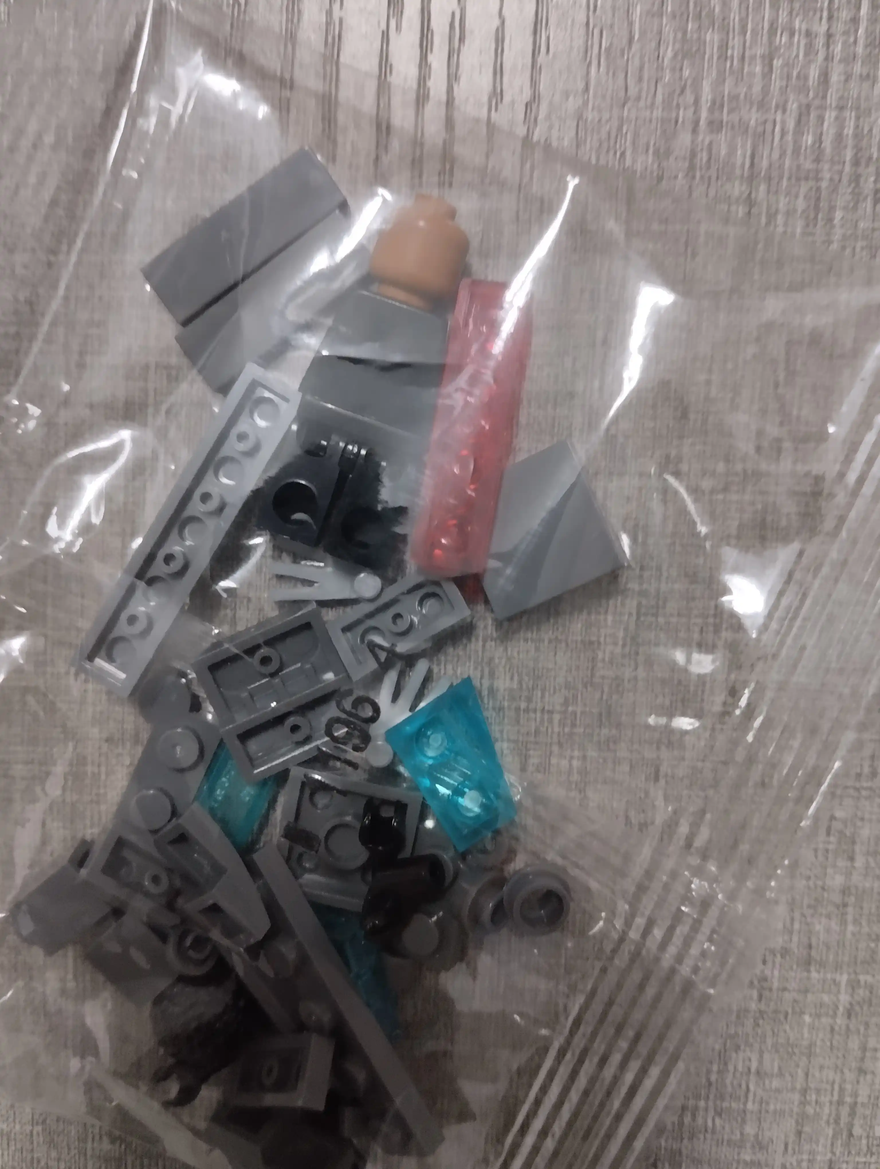 Qasoskorlar, Avengers konstruktori, superqahramon sarguzashtlari, Lego bilan mos keladi