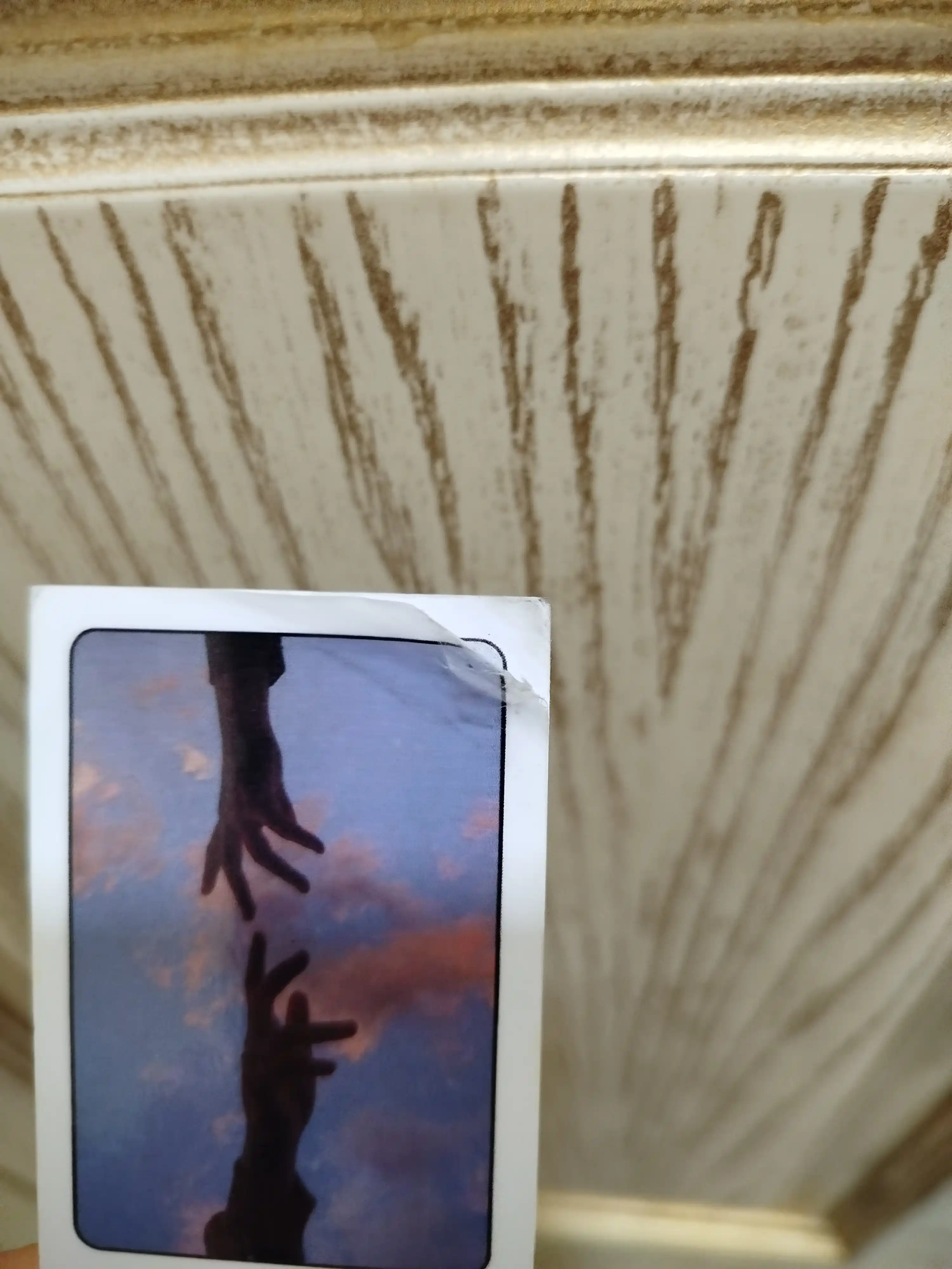 Do'stlar, dugonalar uchun kartalar, mini posterlar, telefoningiz uchun stikerlar
