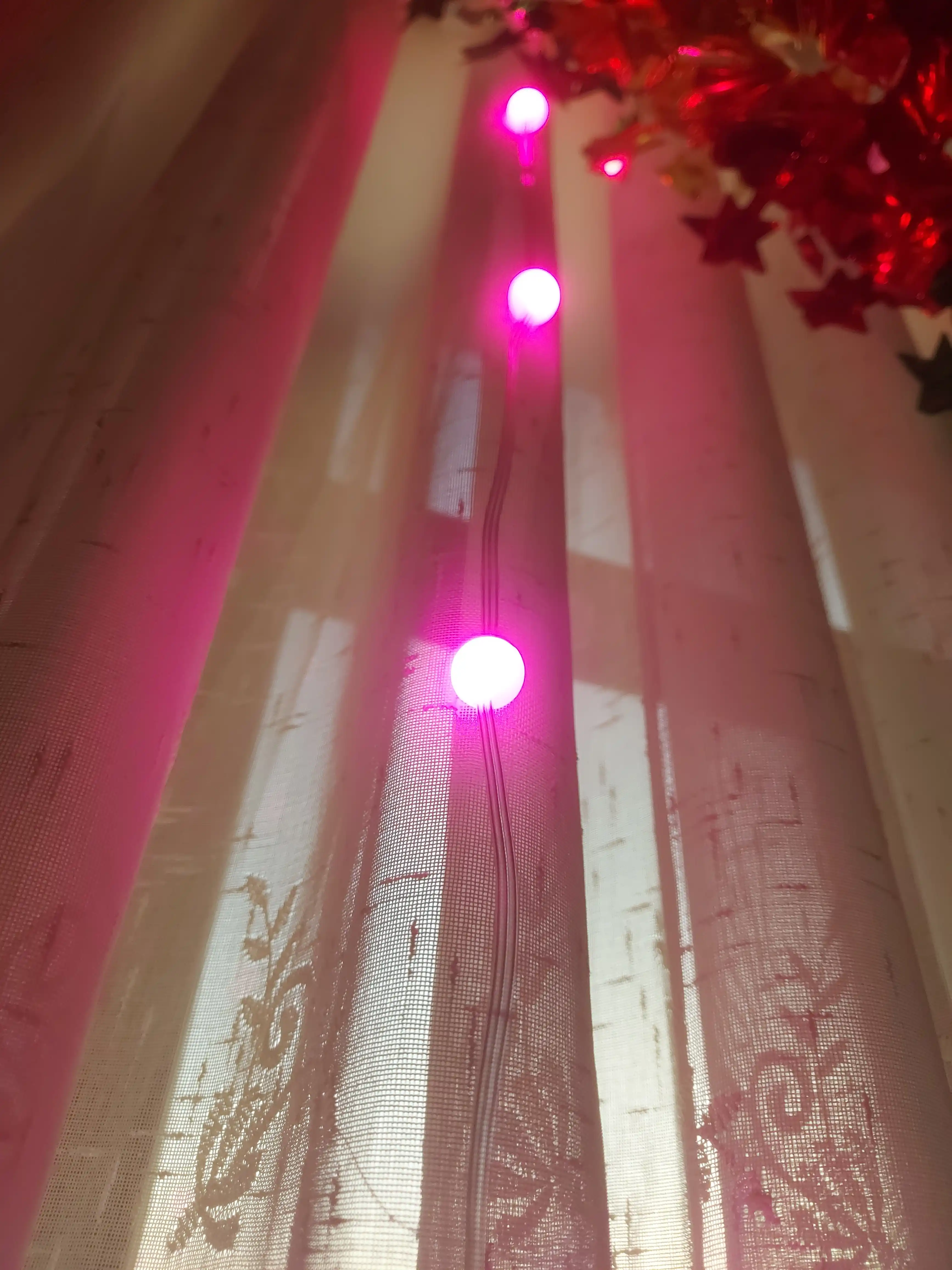 Aqlli LED RGB svetodiod girlyanda, pul't bilan, yangi yil archasi va ichki bezatish uchun