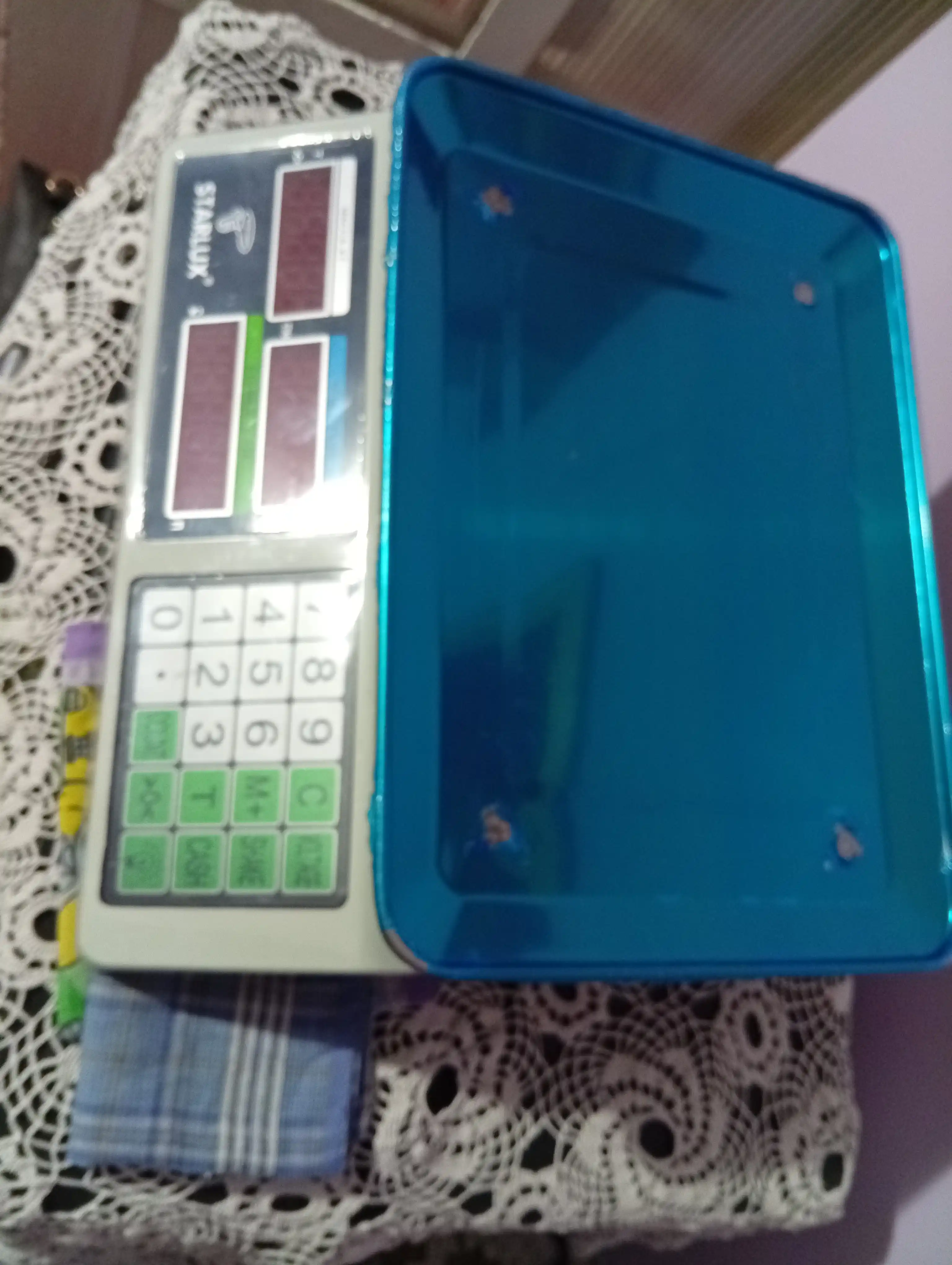 Elektron savdo tarozisi 40 kg — zanglamaydigan po'lat platforma, batareyali