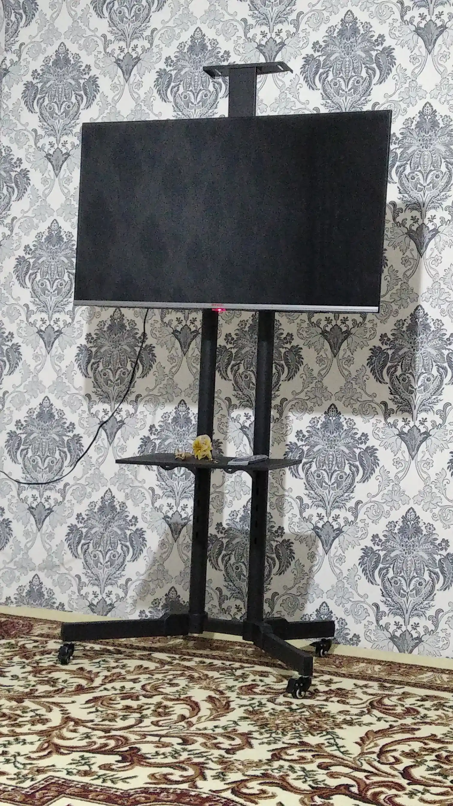 Blackstar mobil stend qavs, televizor o'rnatish moslamasi