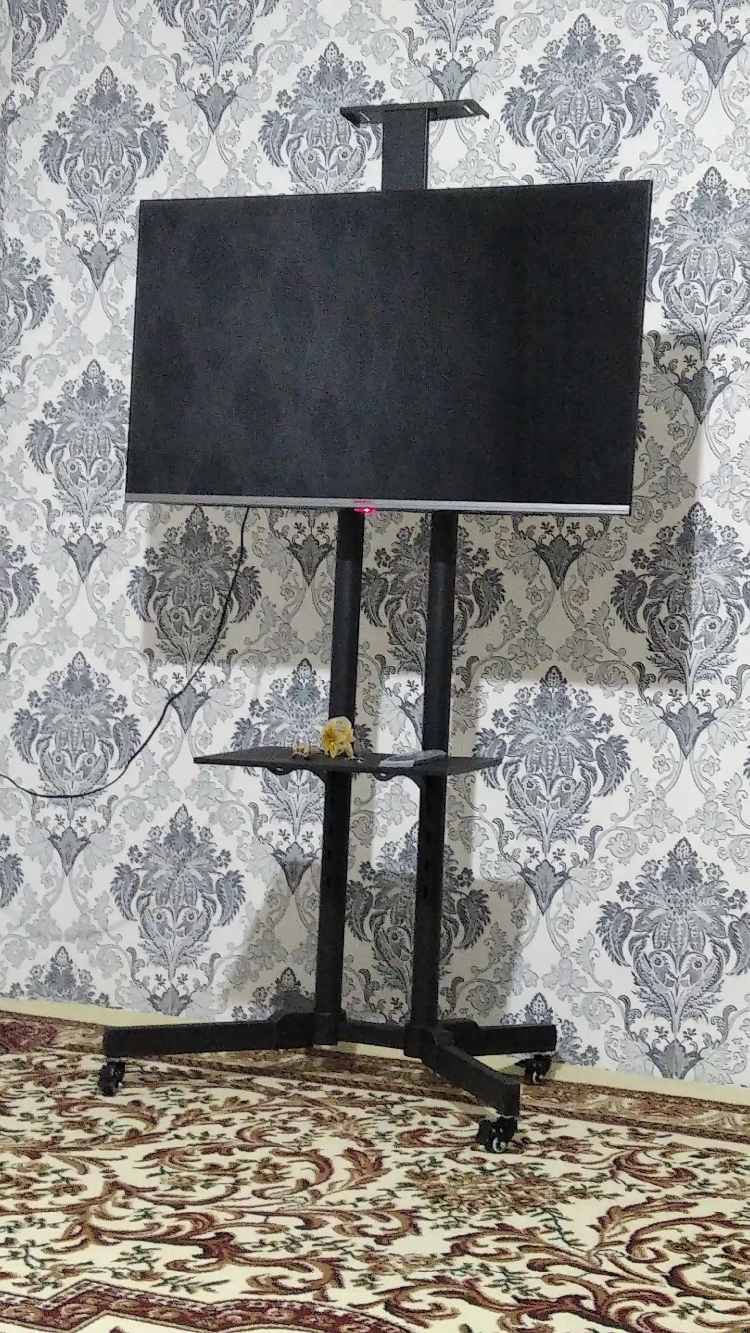 Blackstar mobil stend qavs, televizor o'rnatish moslamasi