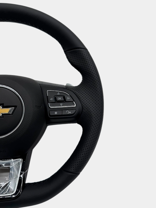Руль Audi с типтроник и старт-стоп, с эмблемой Chevrolet