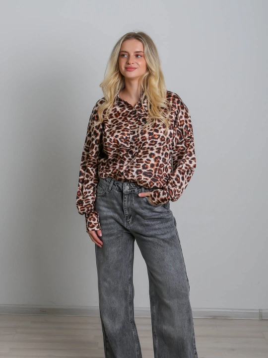 Suniy ipakdan oversize bluzka, yelkasi tushirilgan, S-L