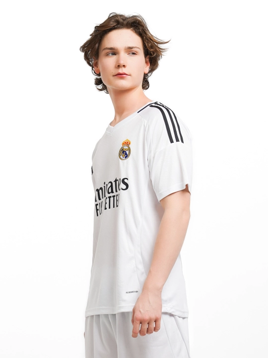 Real Madrid futbol formasi, 2025–2026 yilgi, safar va uy o‘yinlari uchun