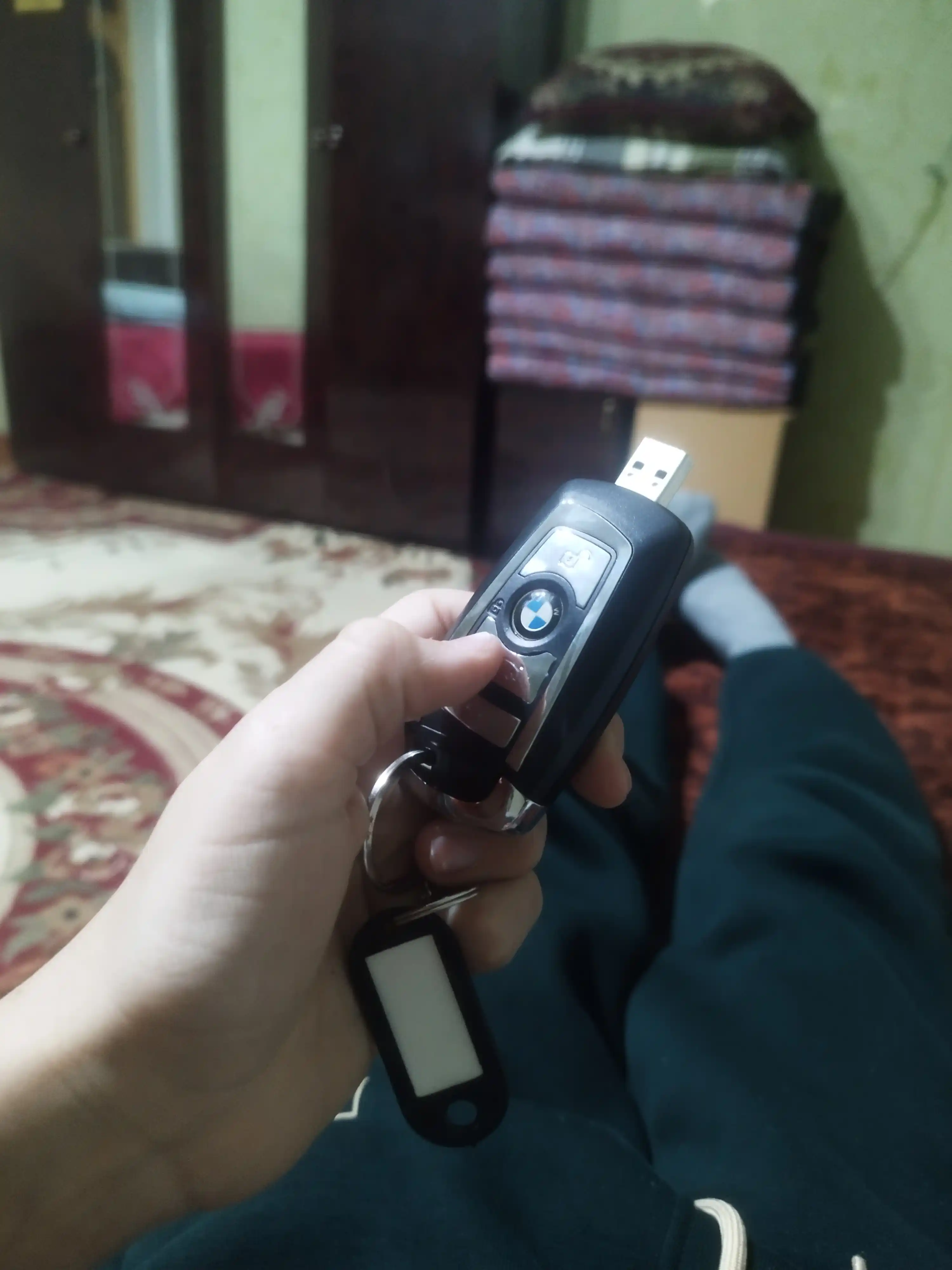 USB 3.2 32 GB, 64 GB, 128 GB fleshka, pult ko‘rinishida, shaxsiy kompyuter va avtomobil uchun tezkor xotira