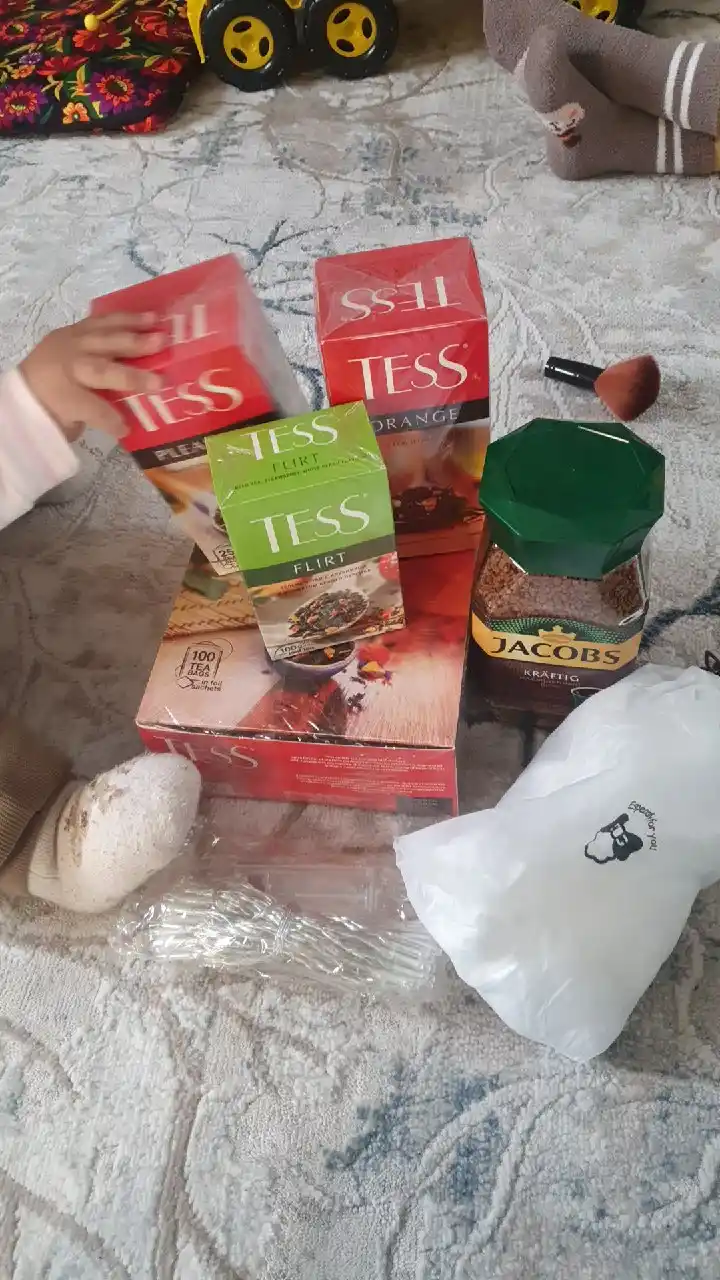 Qora choy Tess Pleasure, namatak olma, 100 ta paketcha