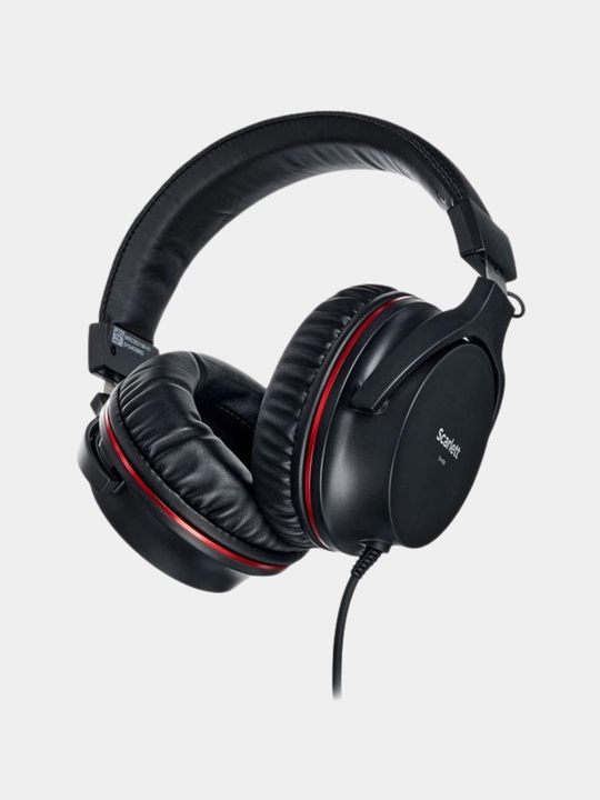 Professional studiya ovoz yozuvlari uchun to'plam, Focusrite Scarlett Solo Studio 4th Gen