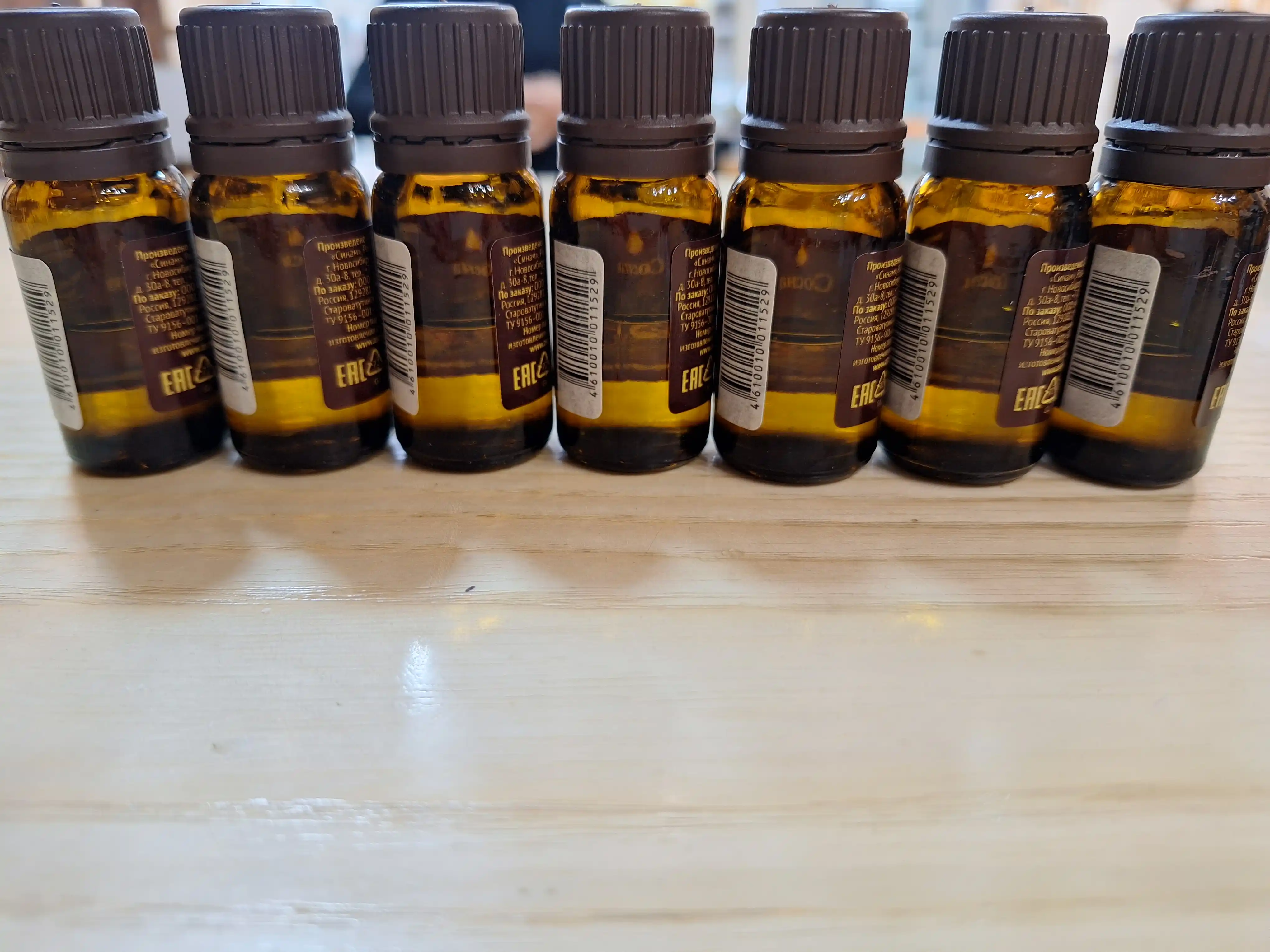 Efir moyi, zanjabil, yalpiz, limon, archa, qarag'ay, mandarin, doljin, yasemin, bergamot