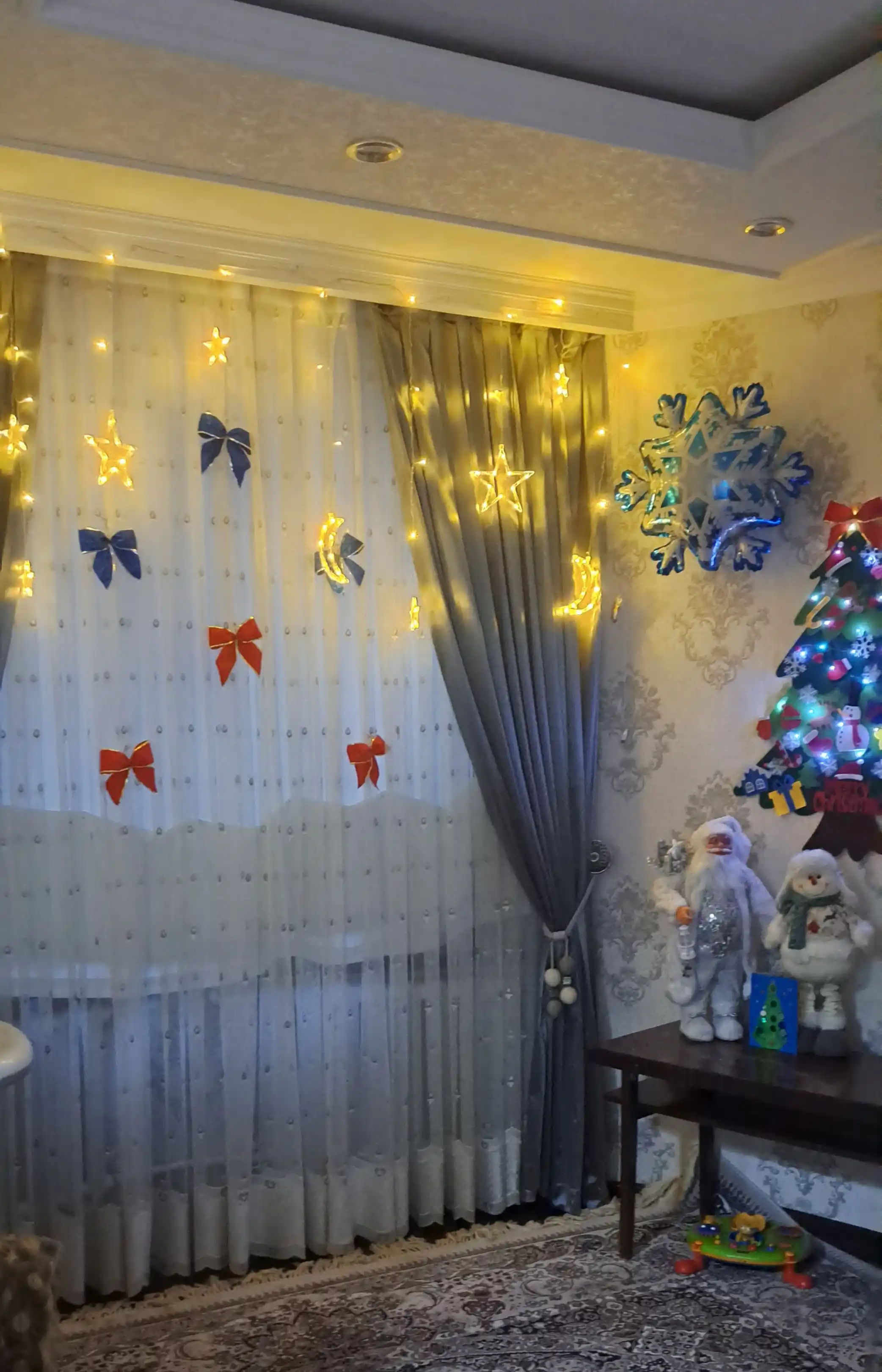 Yangi Yil  girlyanda, pulti bilan, USB rozetkasidan ishlaydi, tishli, 2.5 * 0.9 m