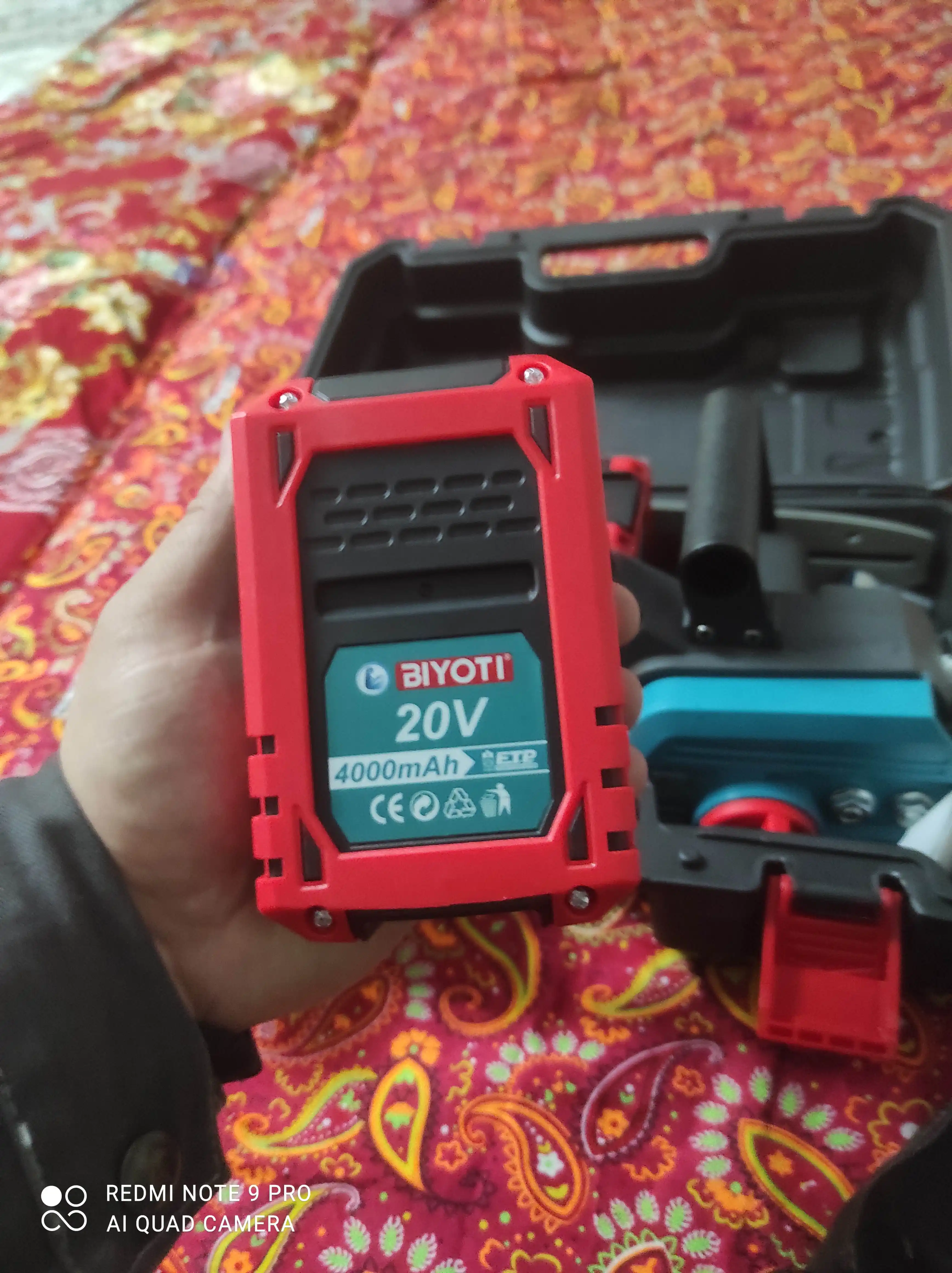 Akkumulyatorli zanjirli arra BIYOTI BYT-124, 20 V, 1200 Vt, 12", 2 ta AKB