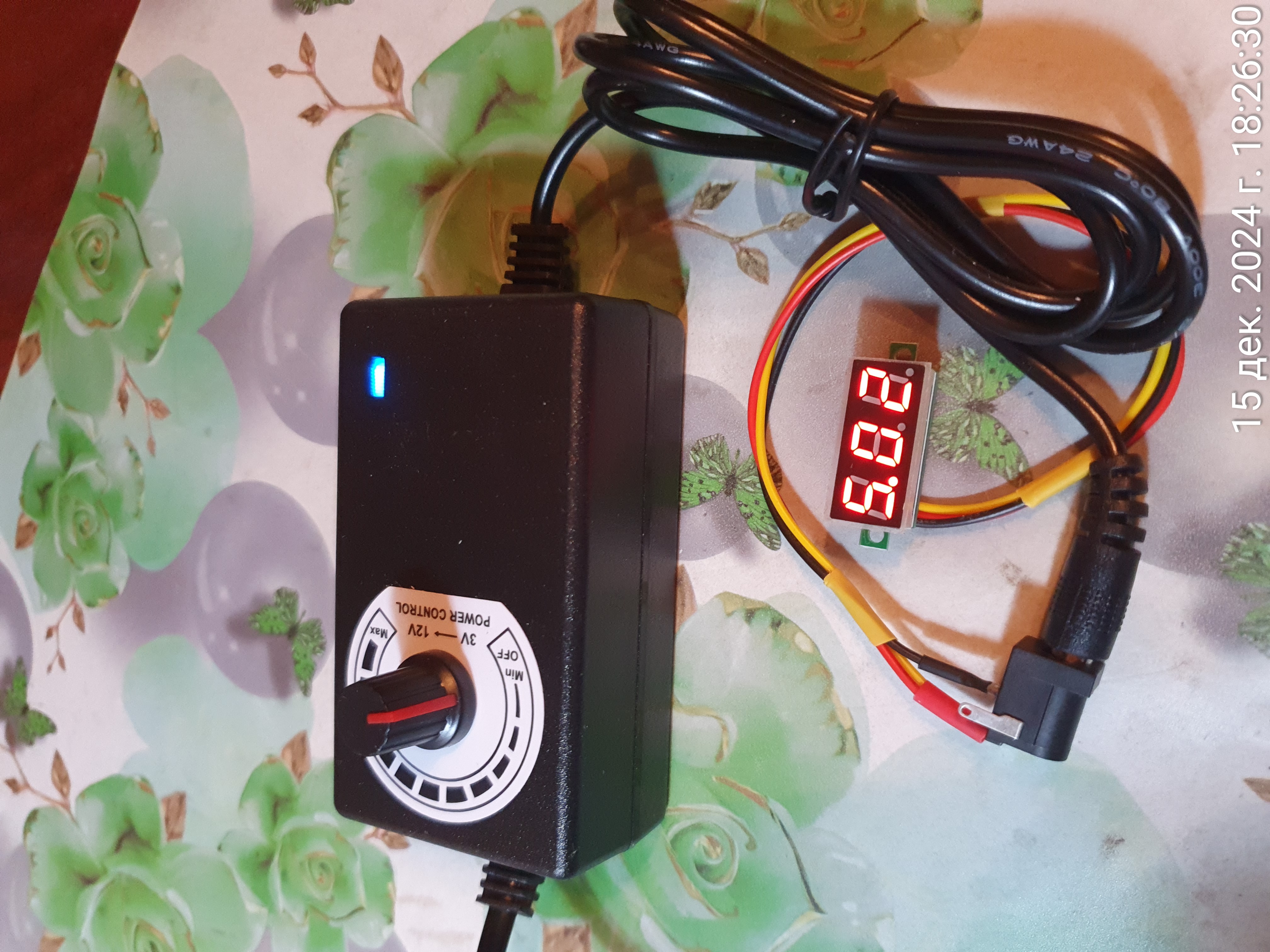 Uch simli mini voltmetr 0 - 100 VDC