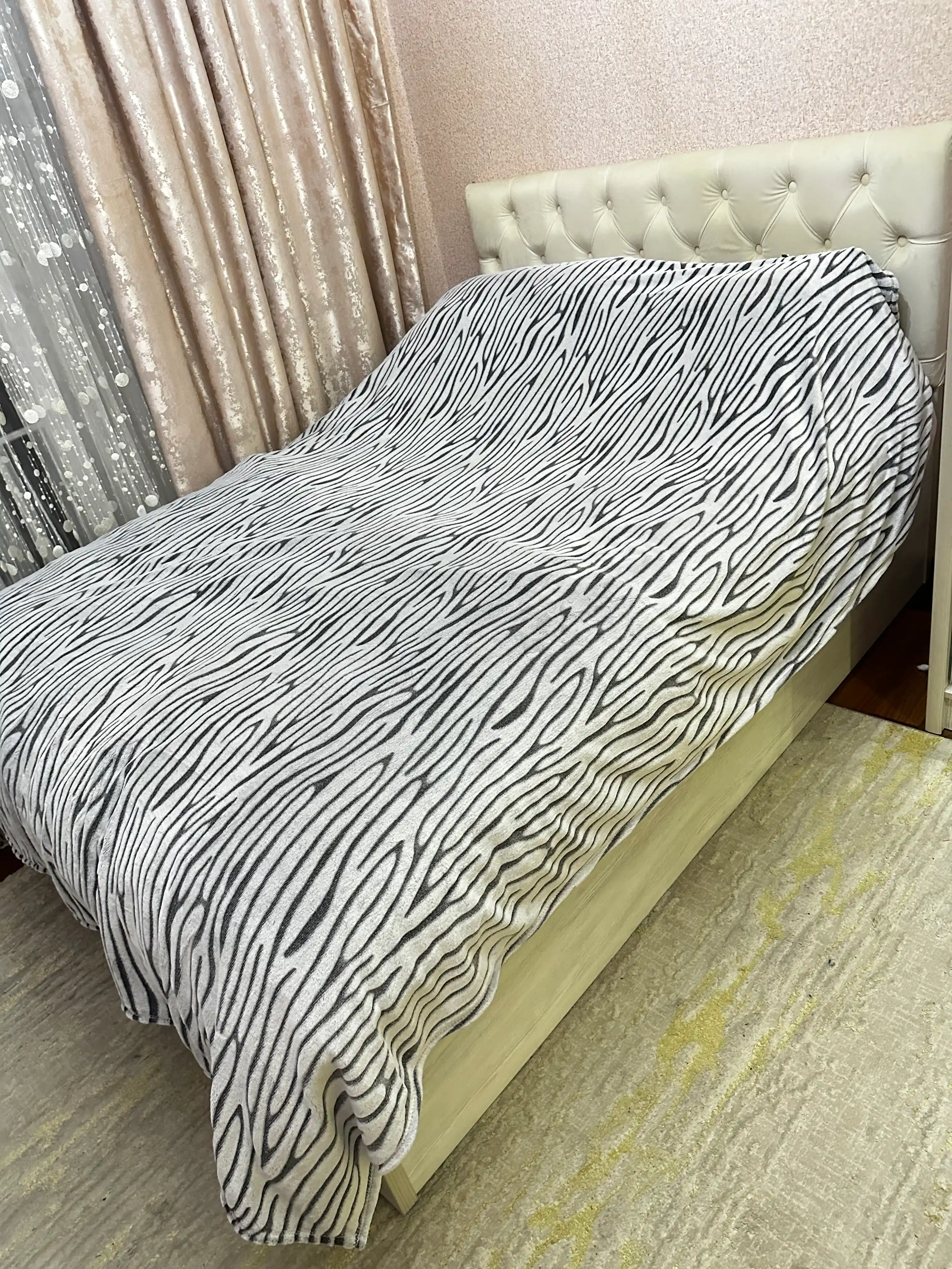 Pled velsoft, ikki xil o'lchamda, bir kishilik 160 * 230 sm, ikki kishilik 200 * 230 sm