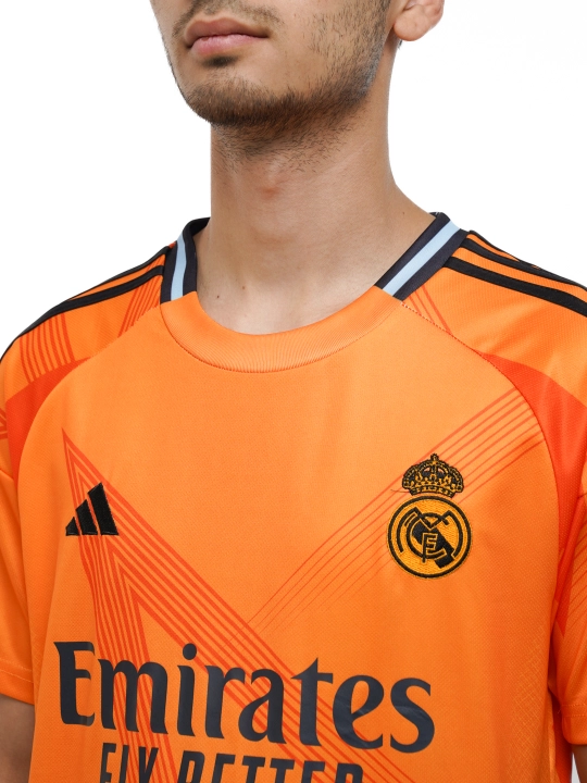 Real Madrid futbol formasi, 2025–2026 yilgi, safar va uy o‘yinlari uchun
