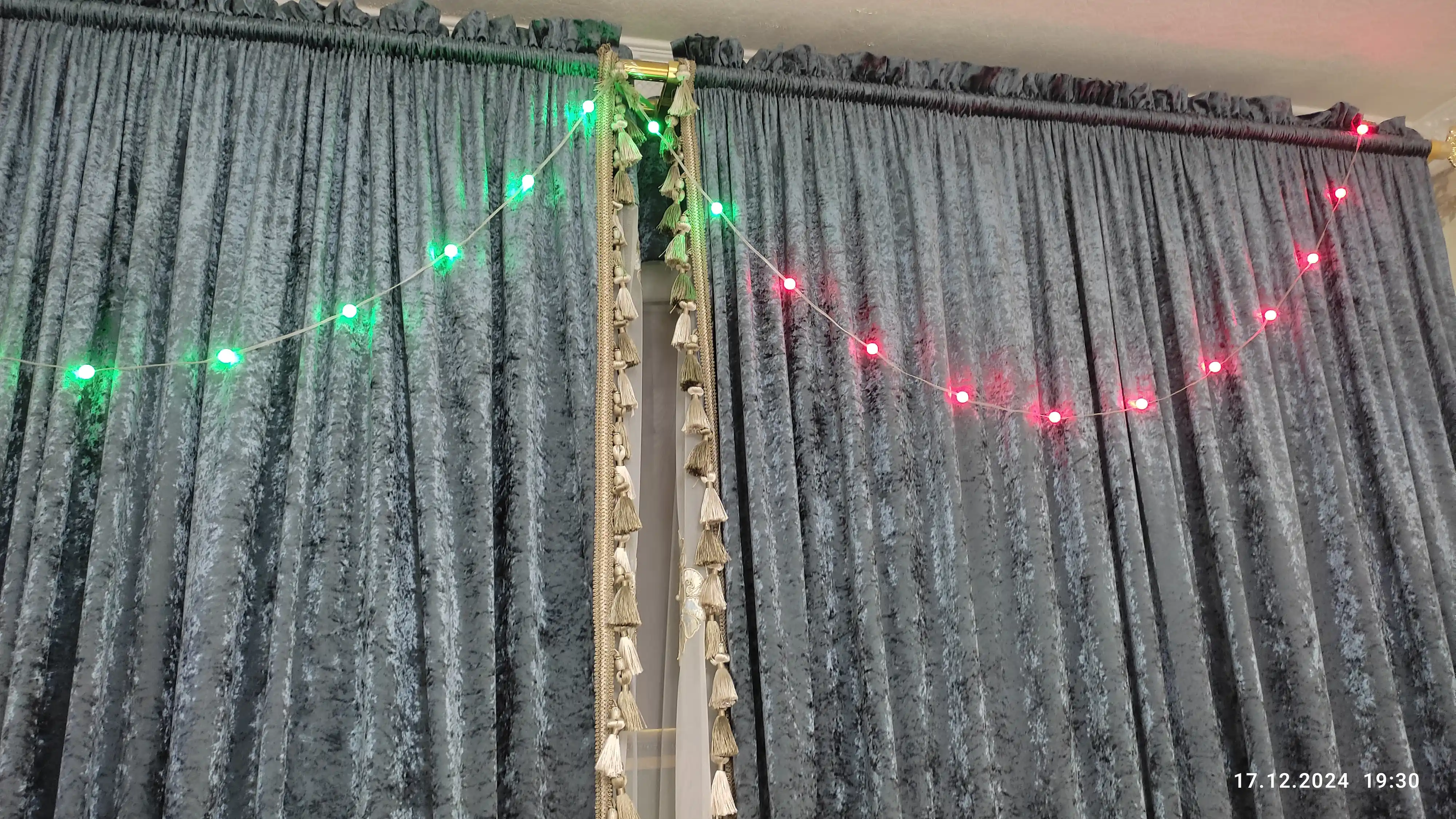 Aqlli LED RGB svetodiod girlyanda, pul't bilan, yangi yil archasi va ichki bezatish uchun