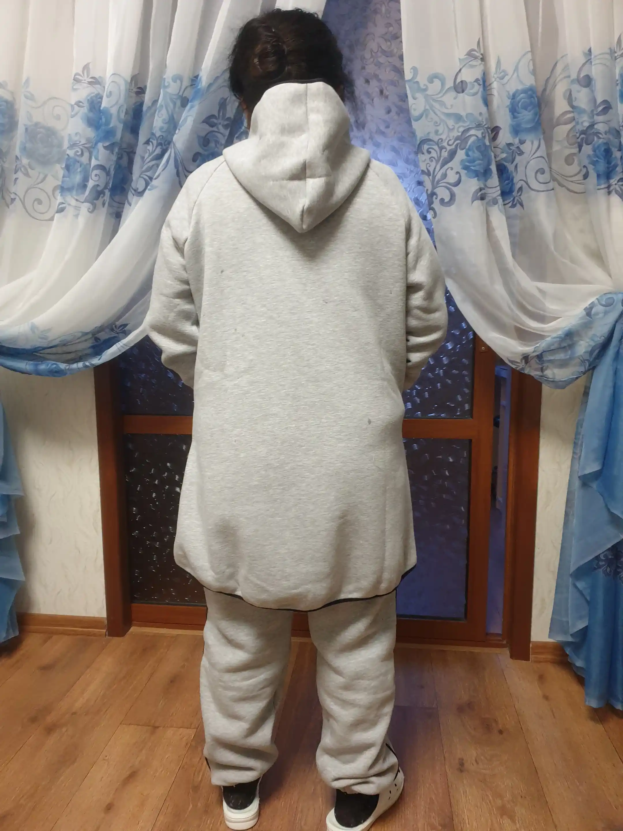 Qish va bahor uchun mos keladigan, qalin va issiq, sochli ikkilik ayollar kostyumi