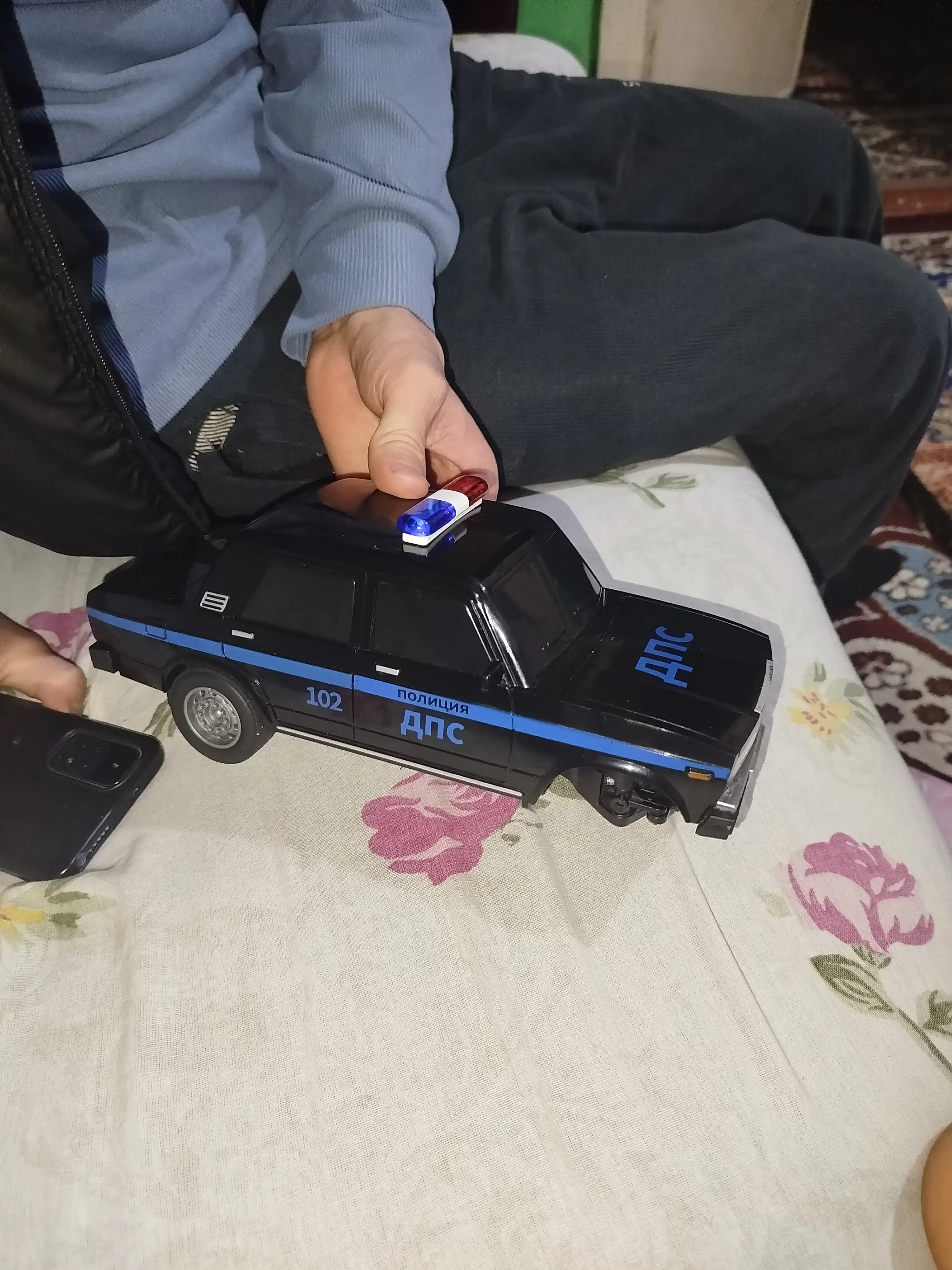 Машинка на пульте управления FIDGO Chevrolet Cobalt, 1:16, с аккумулятором