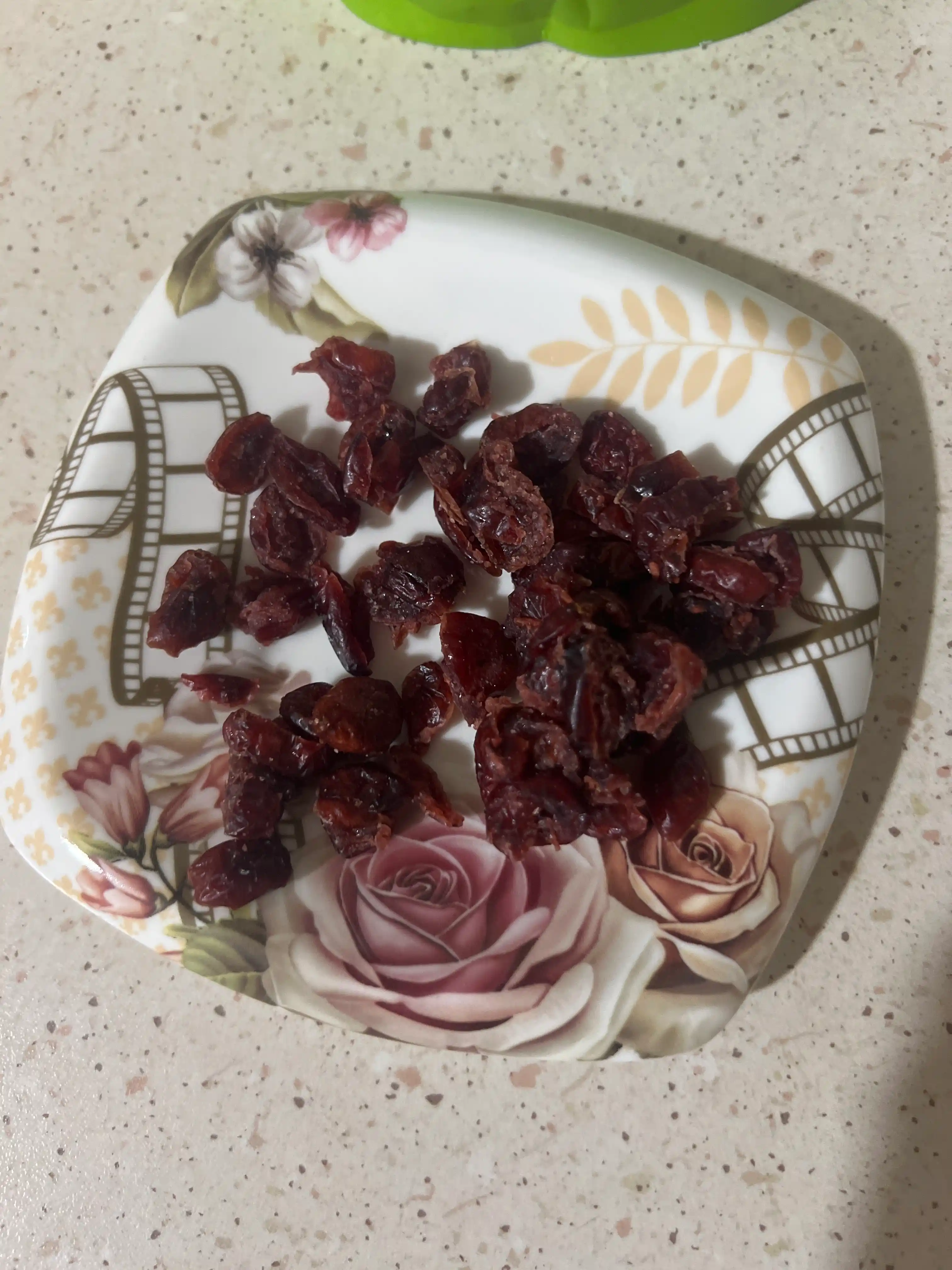 Quritilgan klyukva, shirin, 250 gr