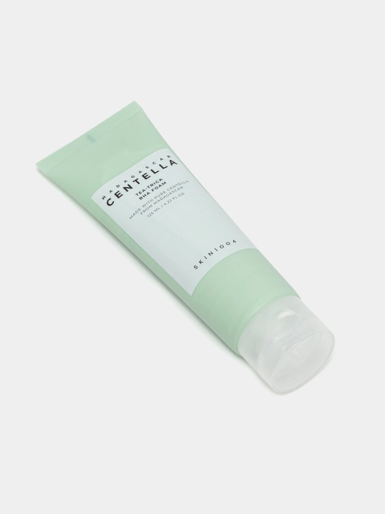 Antibakterial yuzni yuvish uchun ko`pik SKIN1004 Madagascar Centella Tea-Trica BHA Foam