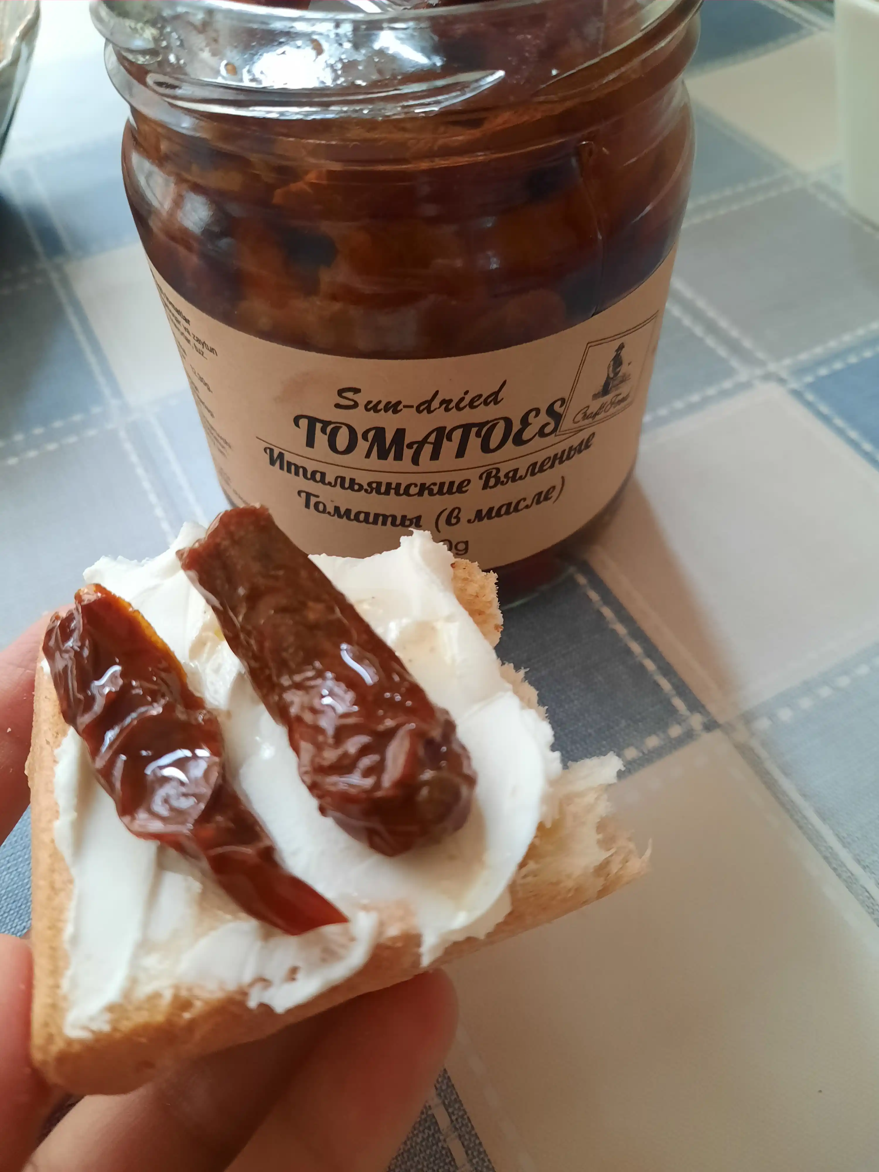 Вяленые томаты в масле "Craft Food", 410 г в стеклянной банке