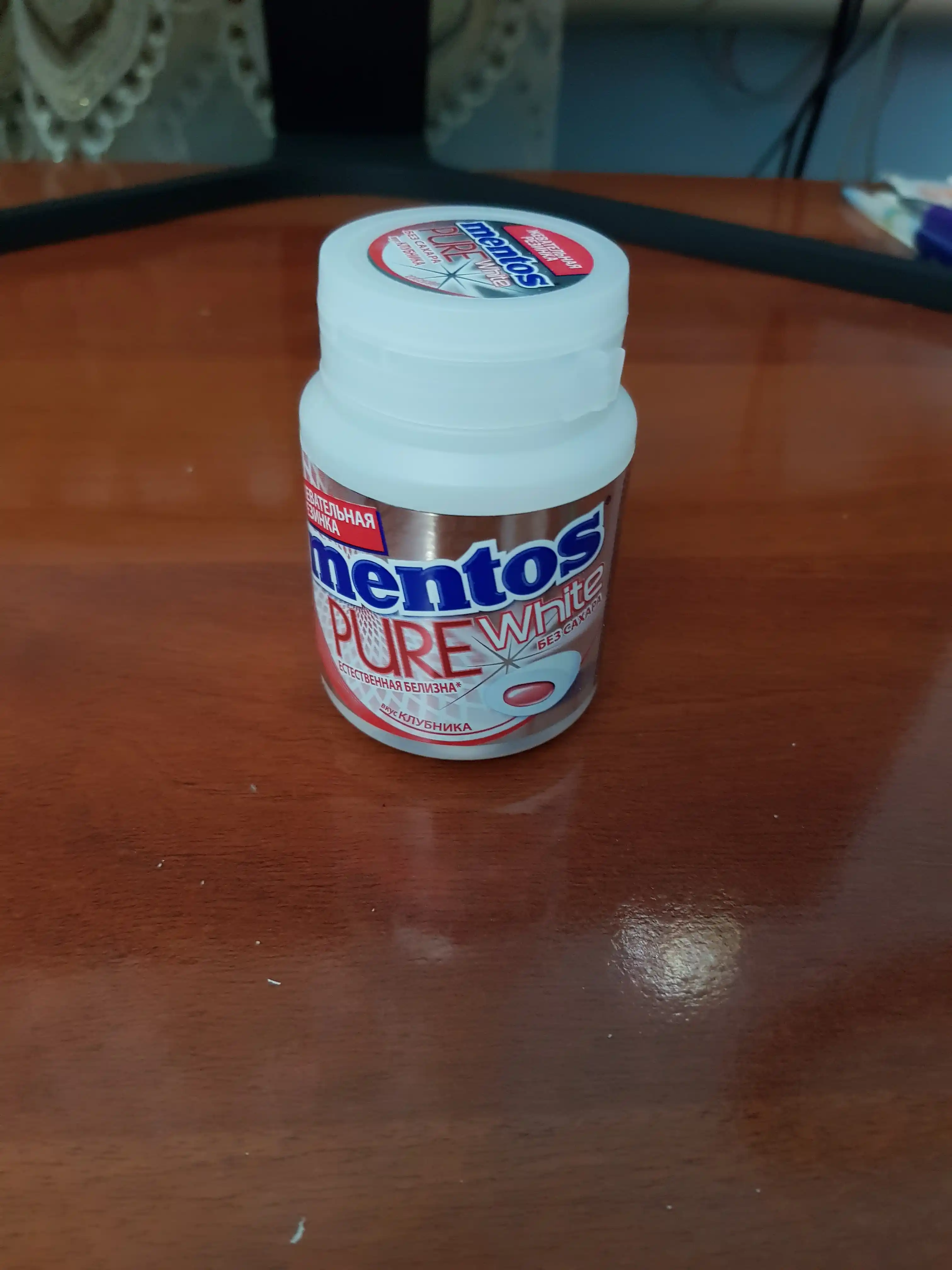 Жевательная резинка Mentos Mentos Pure White, Клубника, 54 г