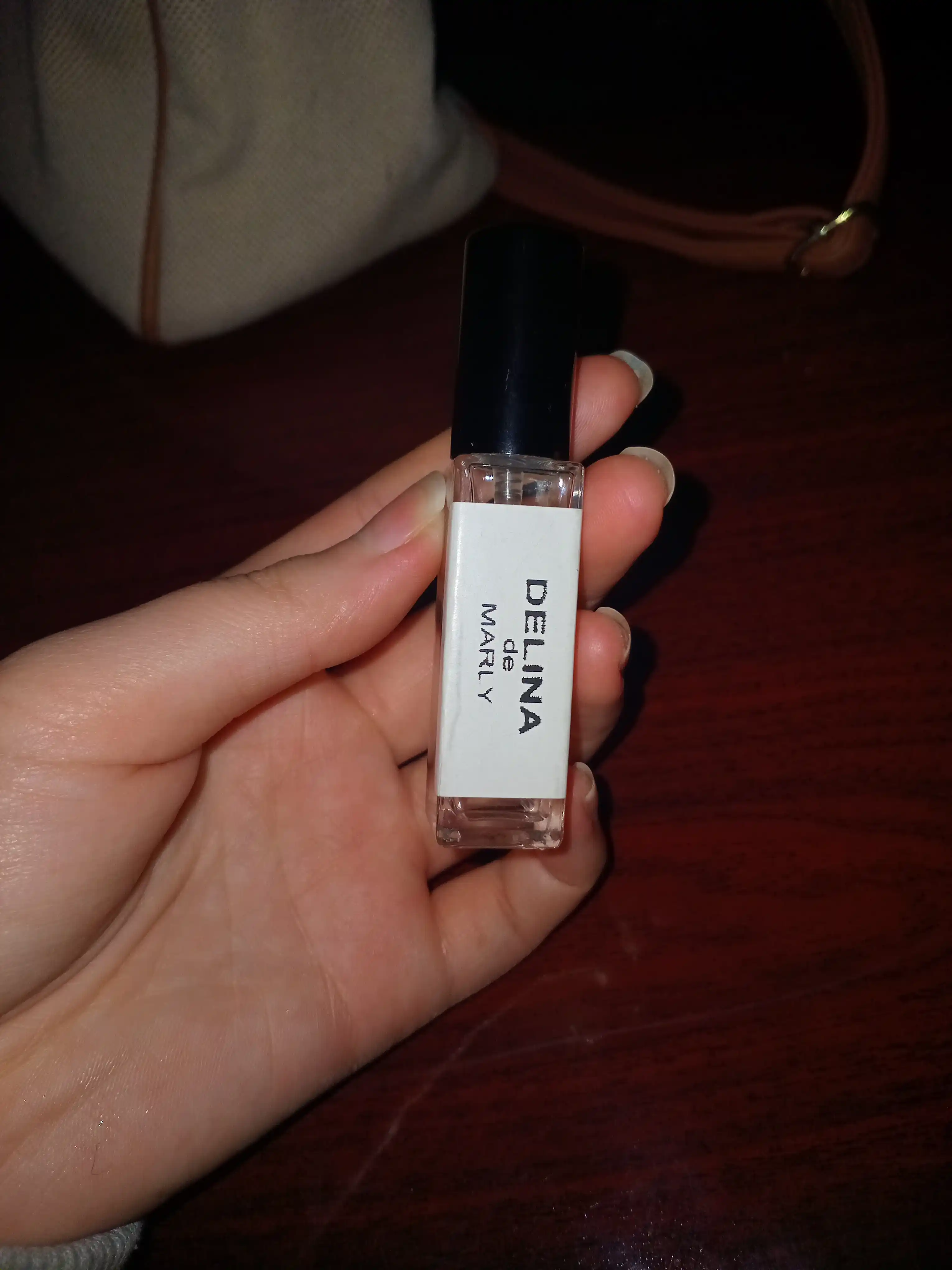 Parfums de Marly Delina atirlar ayollar, probnik ayollar atiri