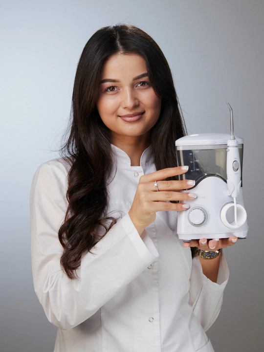 Statsionar irrigator Revyline RL 100 og‘iz bo‘shlig‘i uchun 600 ml 10 rejim