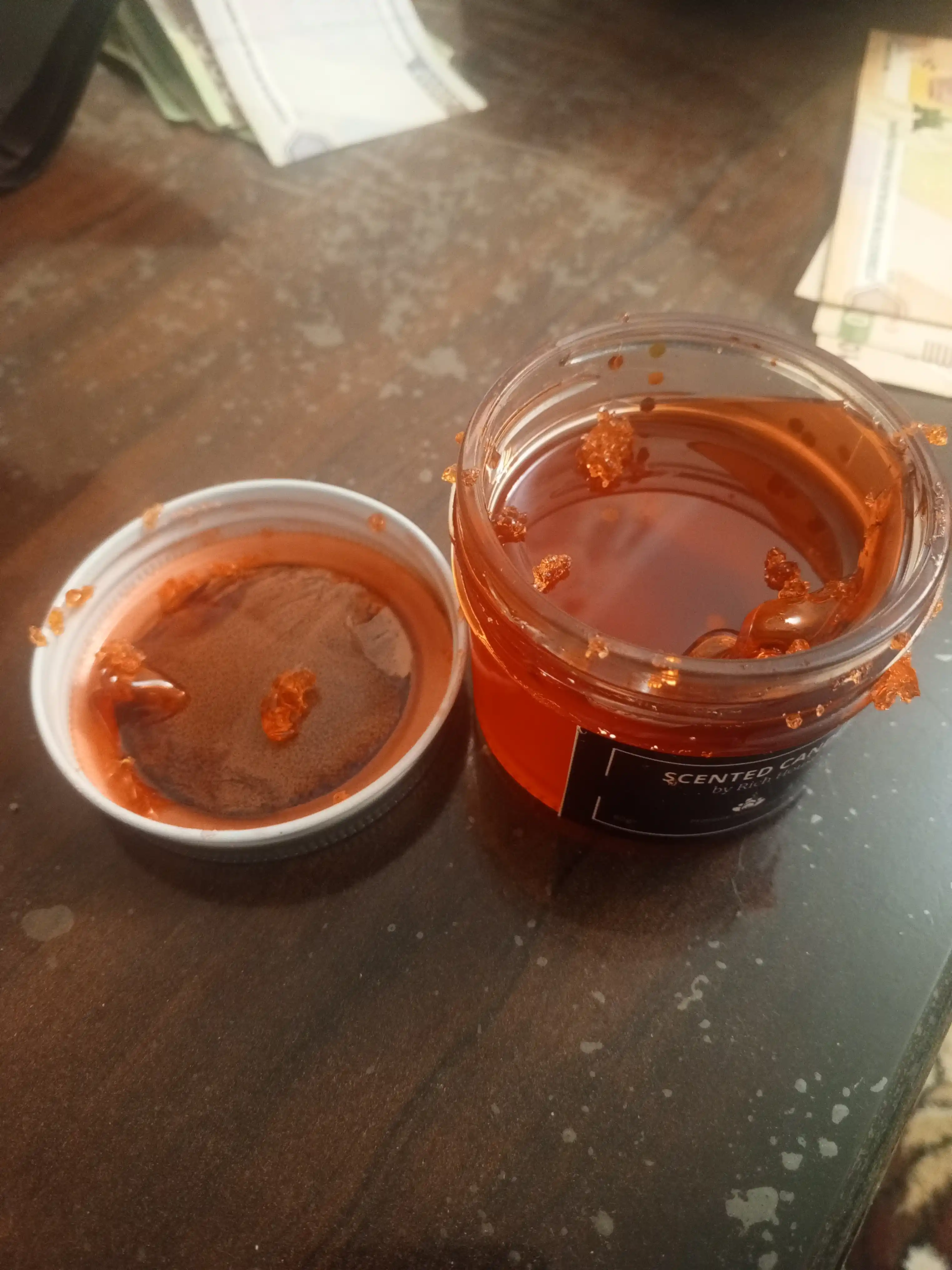 Xushbo'y hidli sham Scented Candle, efir moylari bilan, chirsildoq effekti bilan