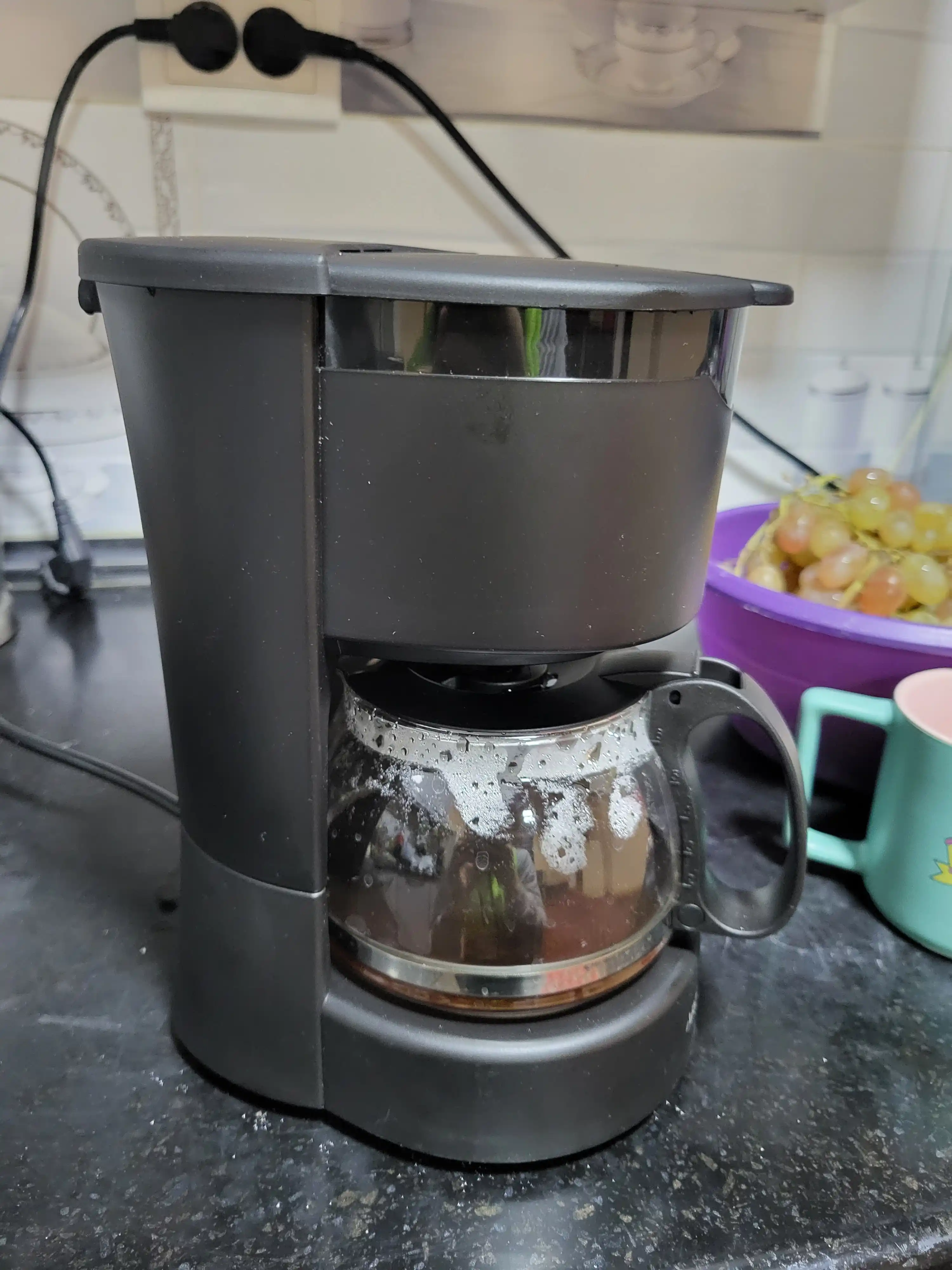 ARDESTO YCM-D060 tomchilatib qahva qaynatgich, hajmi 600 ml, tejamkor energiya sarfi 650Vt