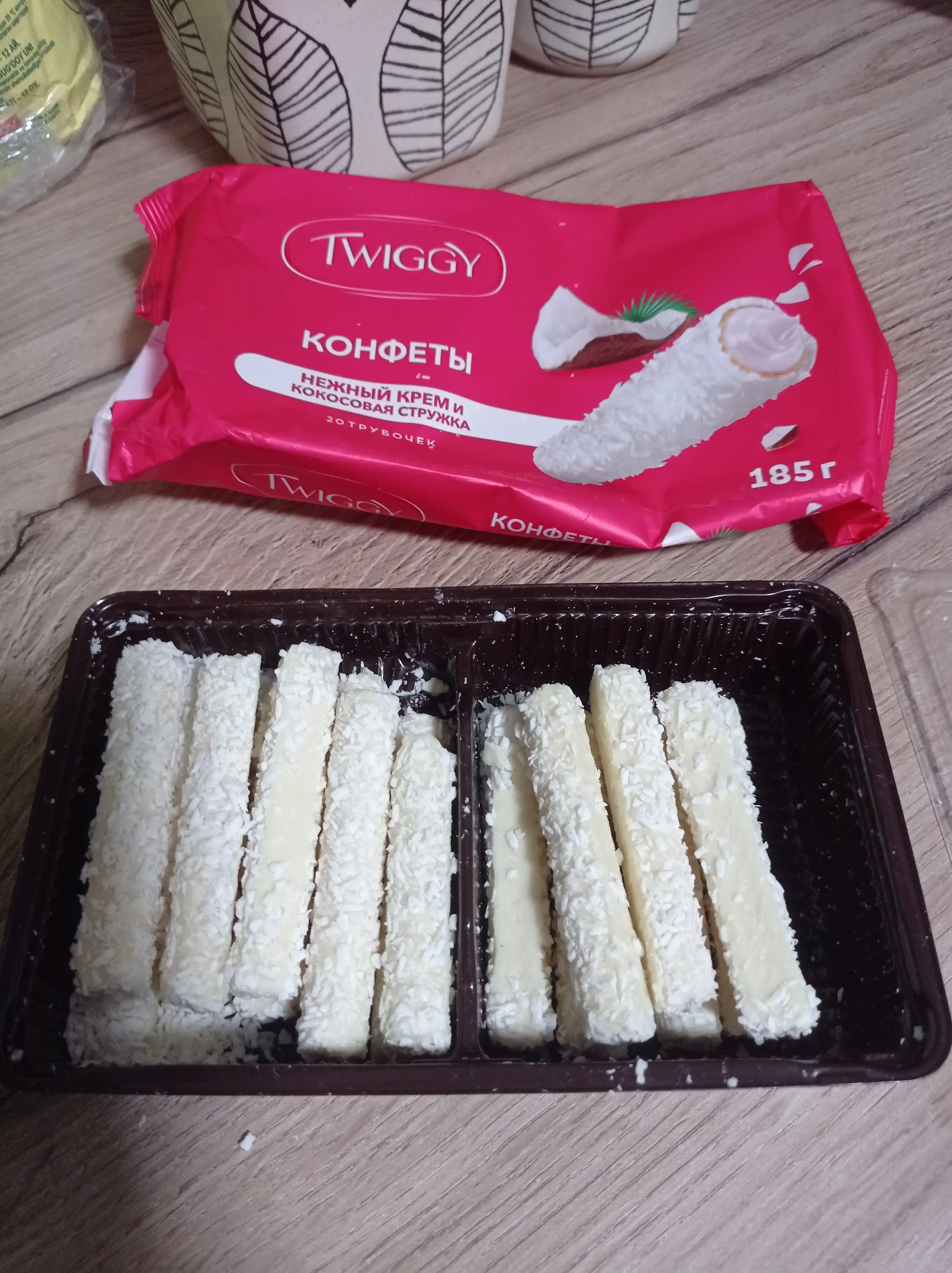 Konfetlar Twiggy, kokos kremi bilan, 185 g