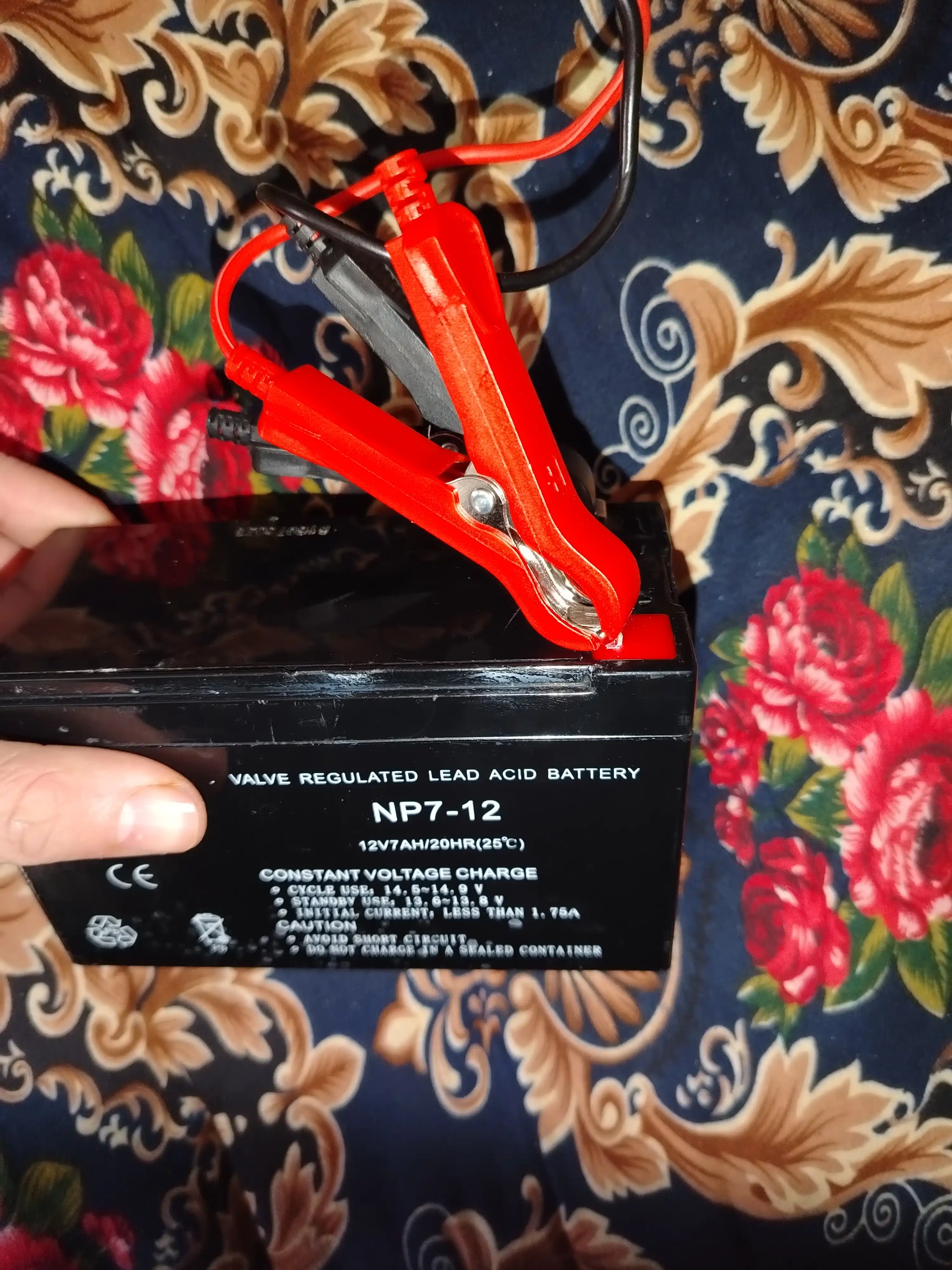 Зарядное устройство для аккумуляторов FOXSUR 12V- 5A,  для всех типов аккумуляторов