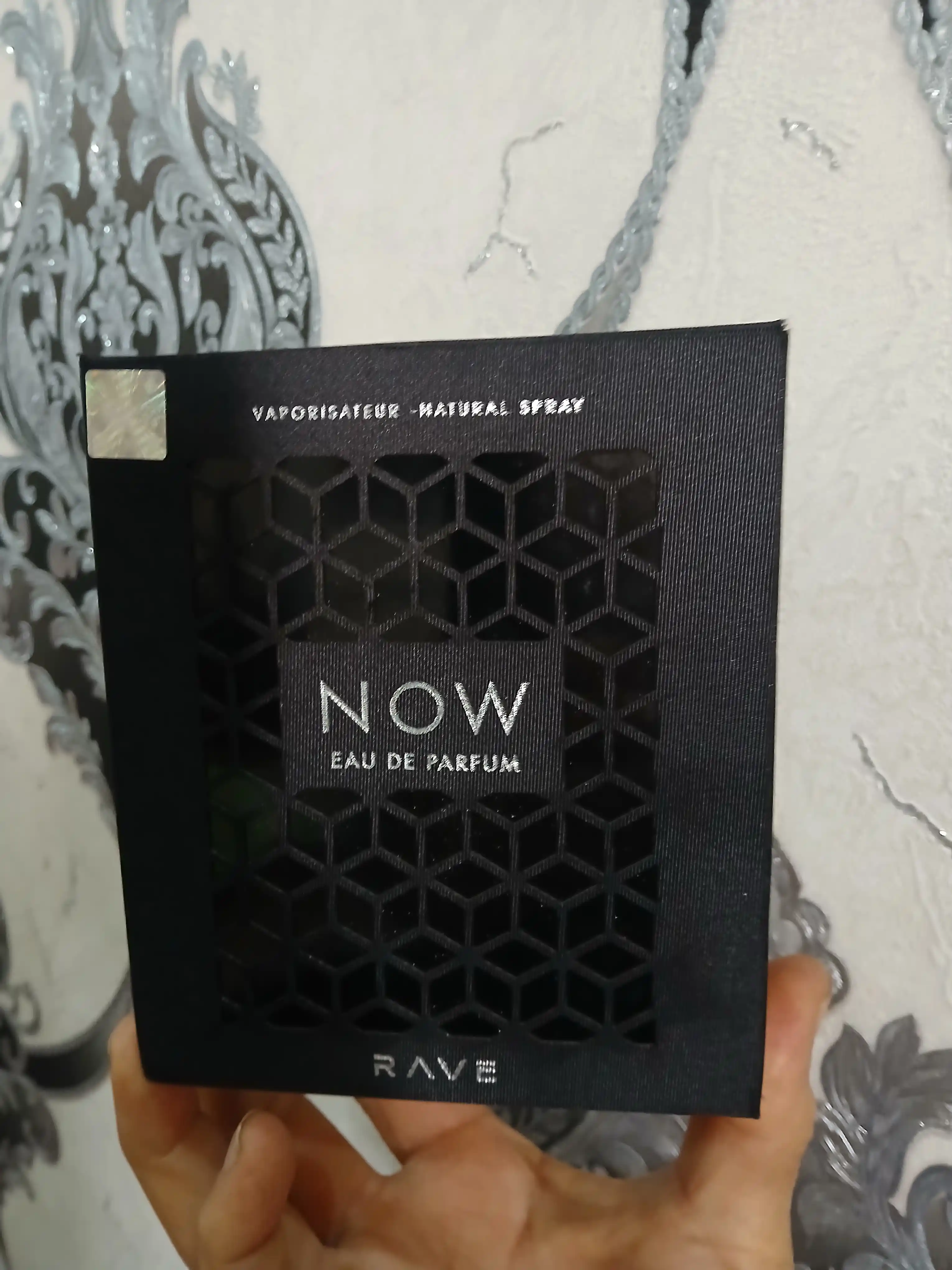 Erkaklar va ayollar uchun parfyum suvi Now Rave Lattafa, 100 ml