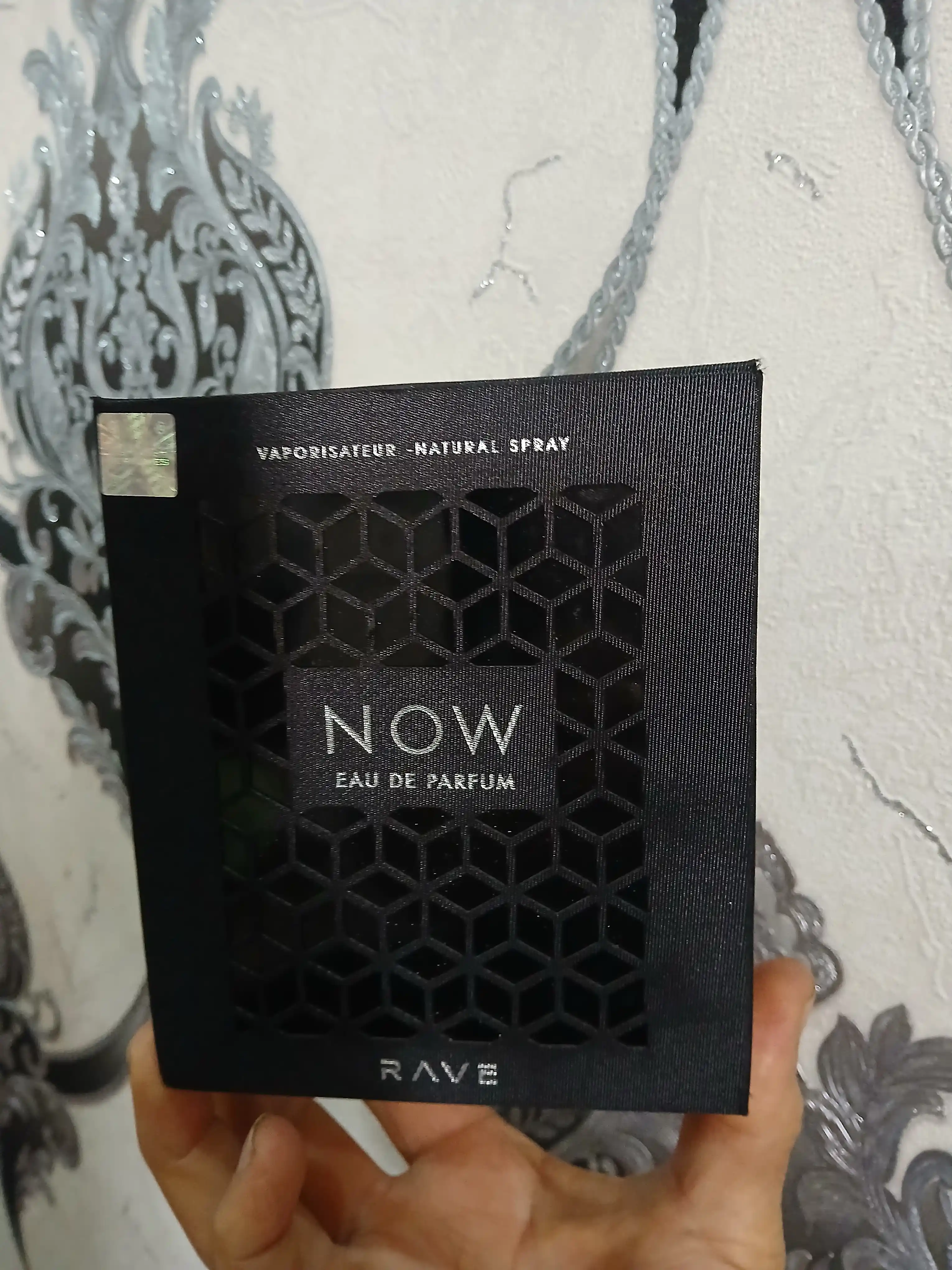 Erkaklar va ayollar uchun parfyum suvi Now Rave Lattafa, 100 ml