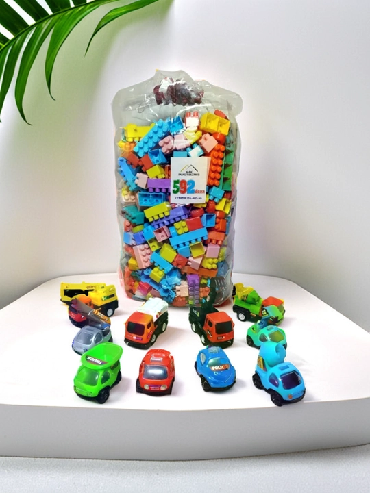 Конструктор с набором игрушек, 592 шт - 