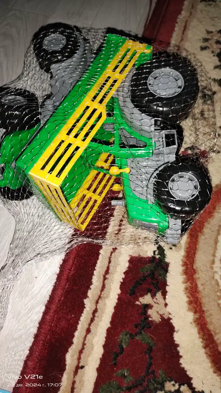 O'yinchoq traktor 52sm