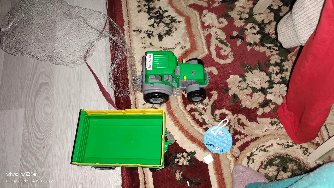 O'yinchoq traktor 52sm