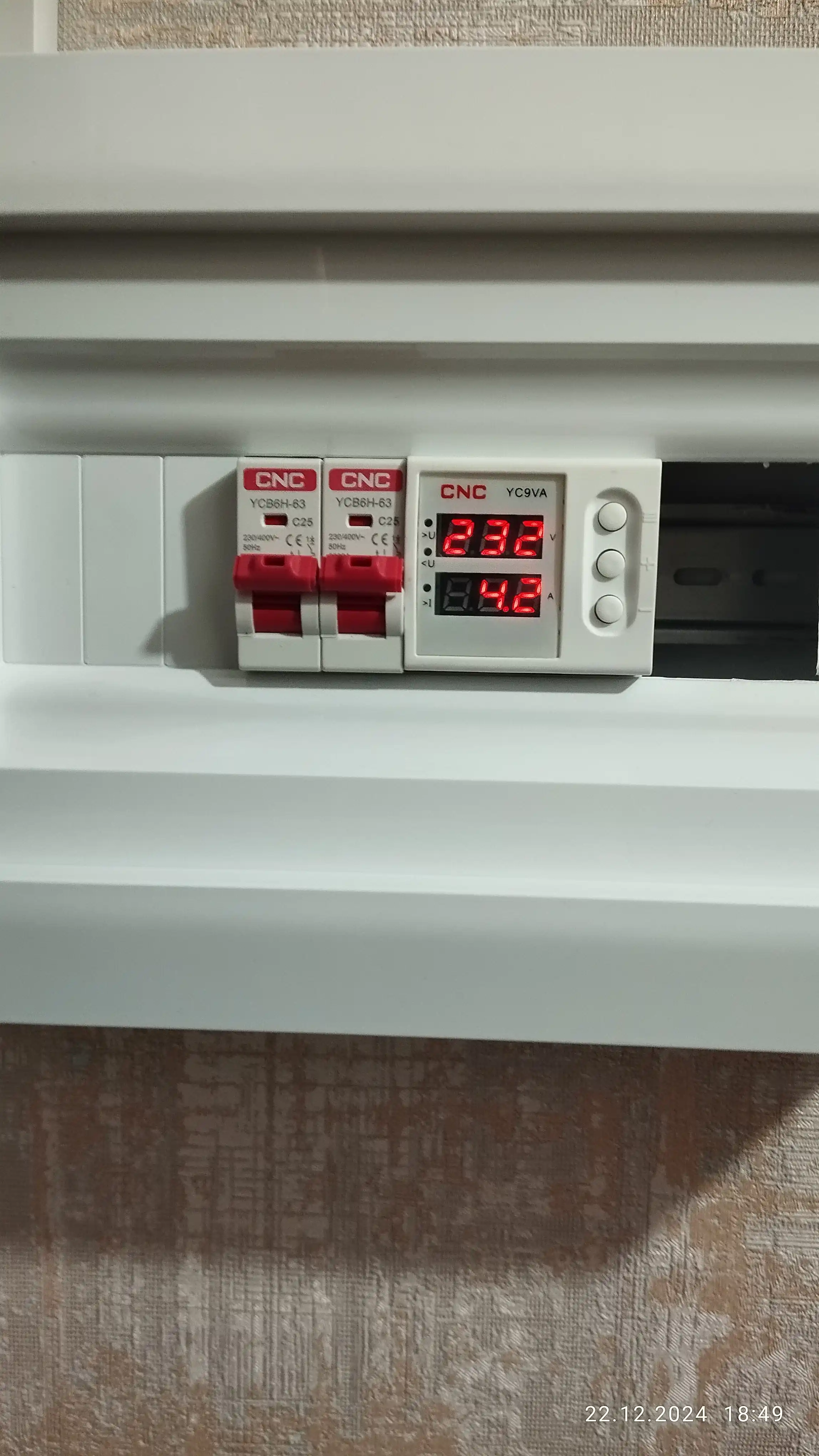YC9VA (bir fazali) 63A 220V kuchlanish relesi